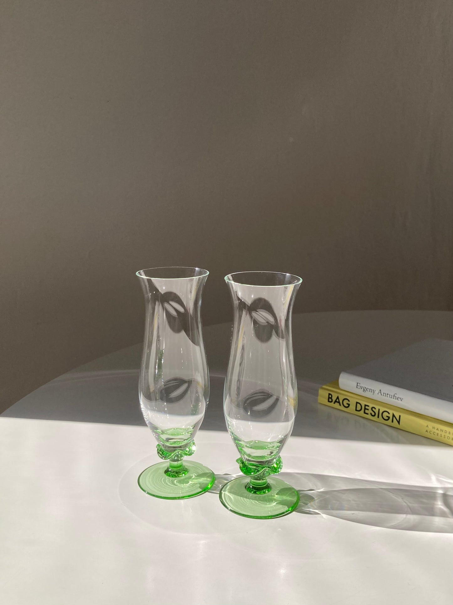 Set bicchieri alti con base verde