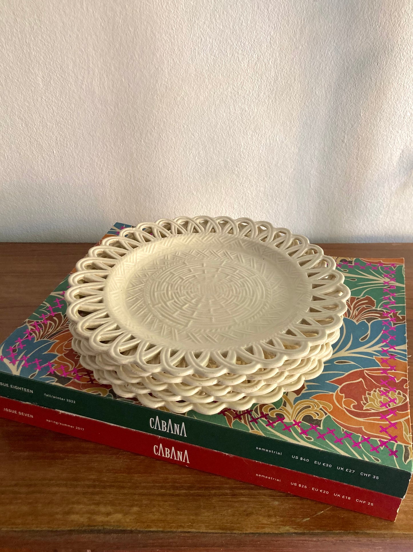 Set of 5 mid-20th century majolica saucers