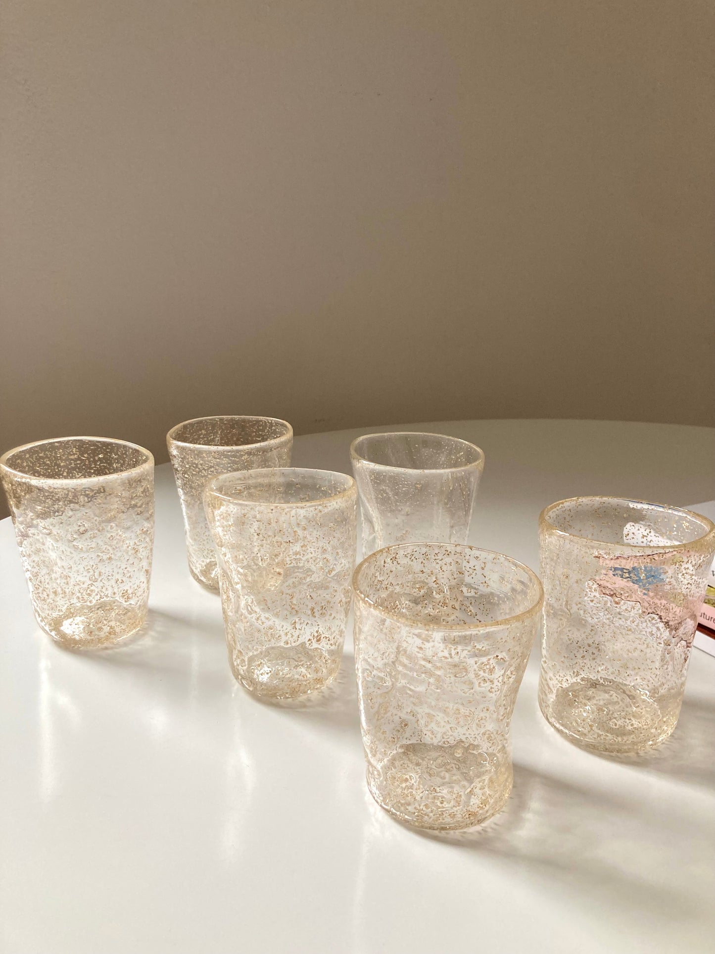 Set di goti veneziani trasparenti con glitter oro