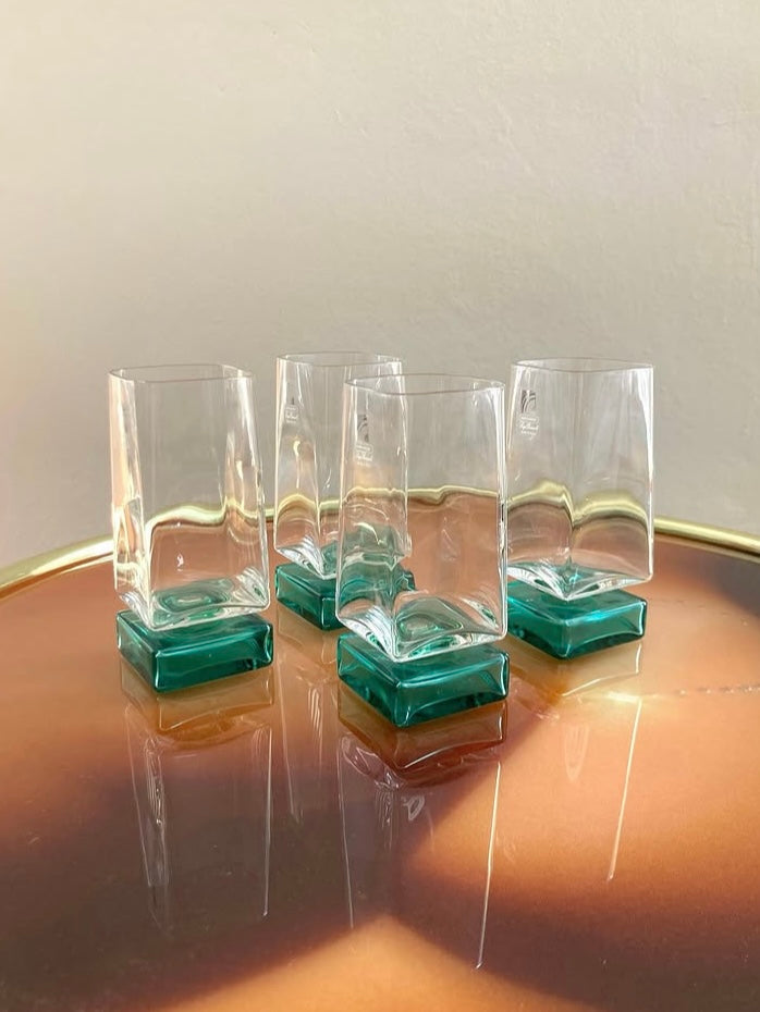 Set 4 bicchieri Bormioli con base quadrata