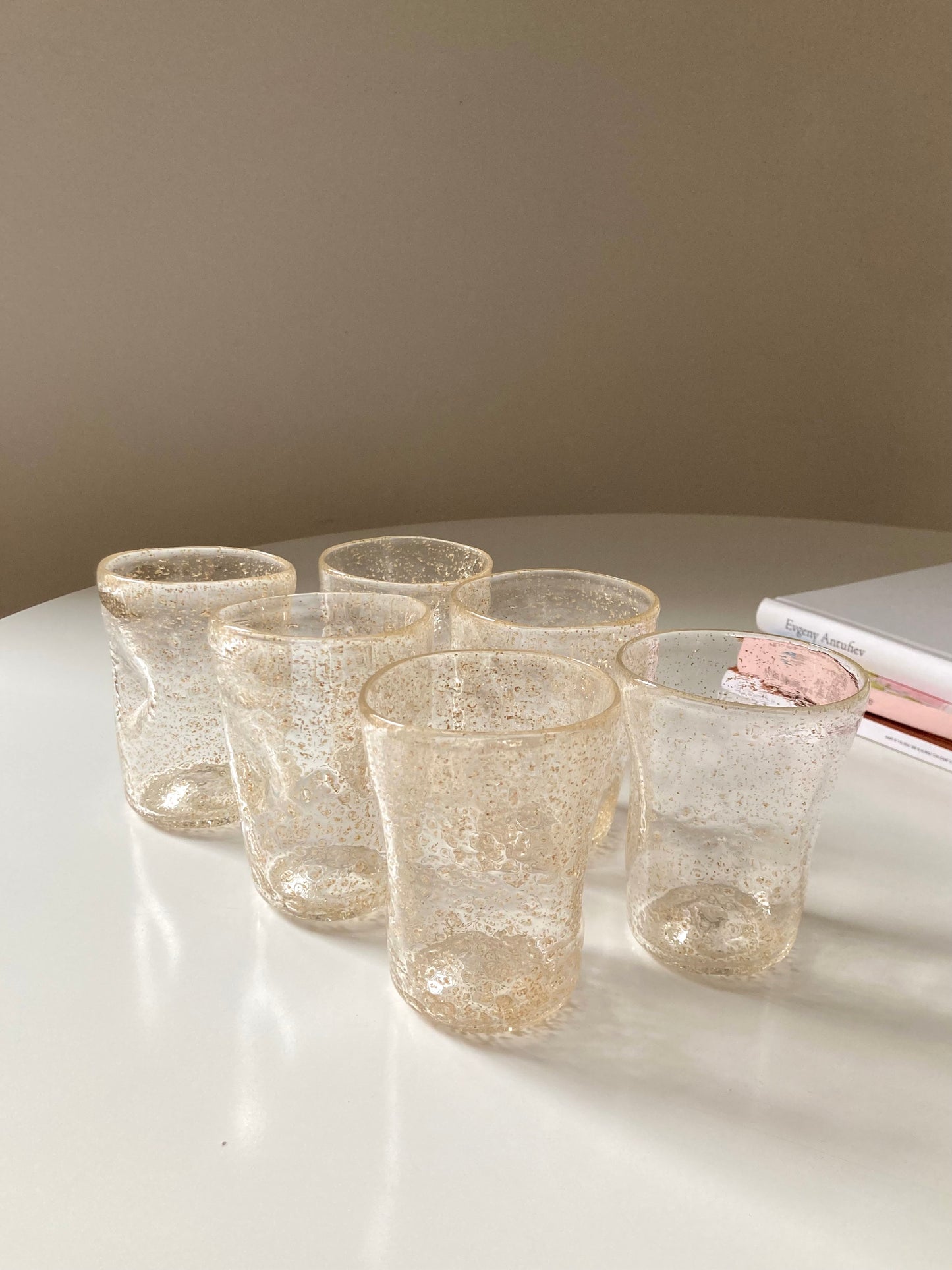 Set di goti veneziani trasparenti con glitter oro