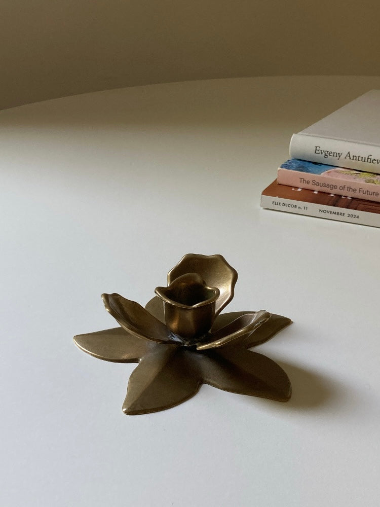 Portacandele a fiore in ottone