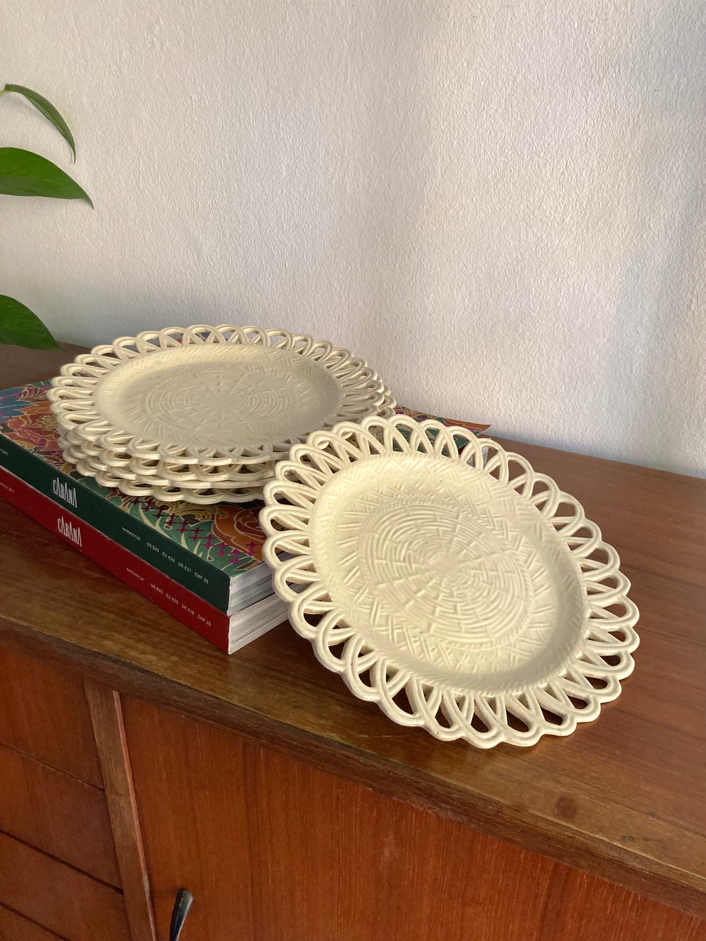 Set of 5 mid-20th century majolica saucers
