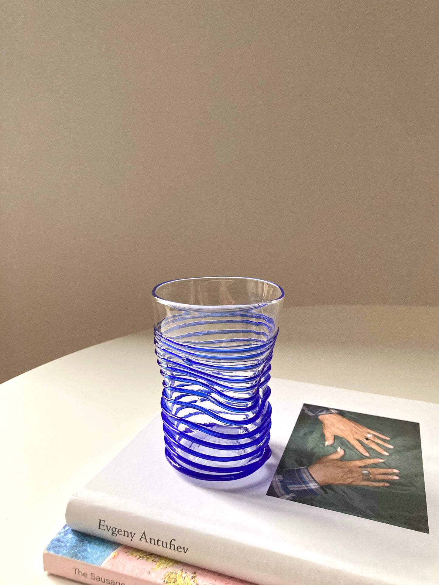 Set di goti veneziani con spirale blu