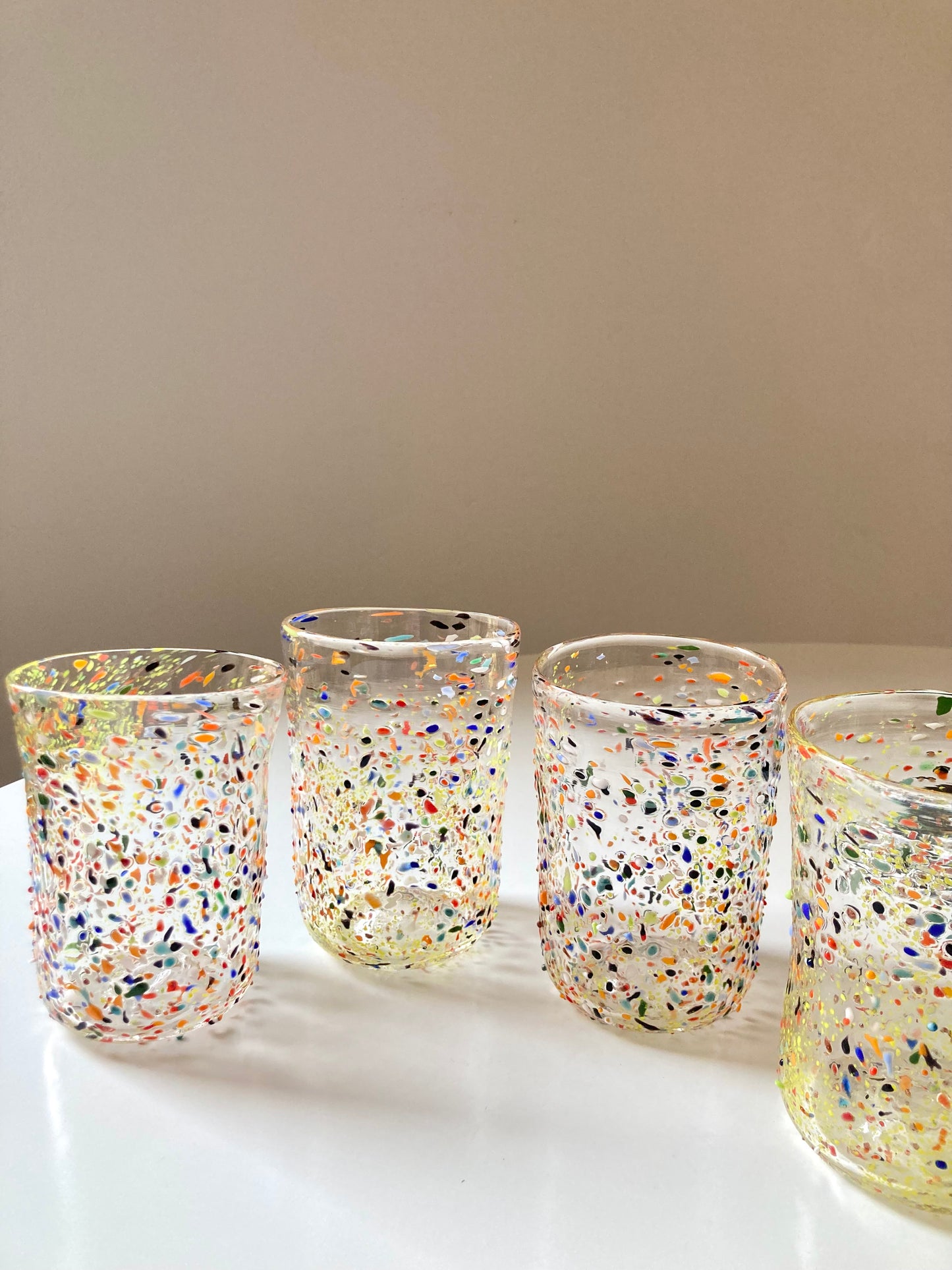 Set di goti veneziani coriandolo