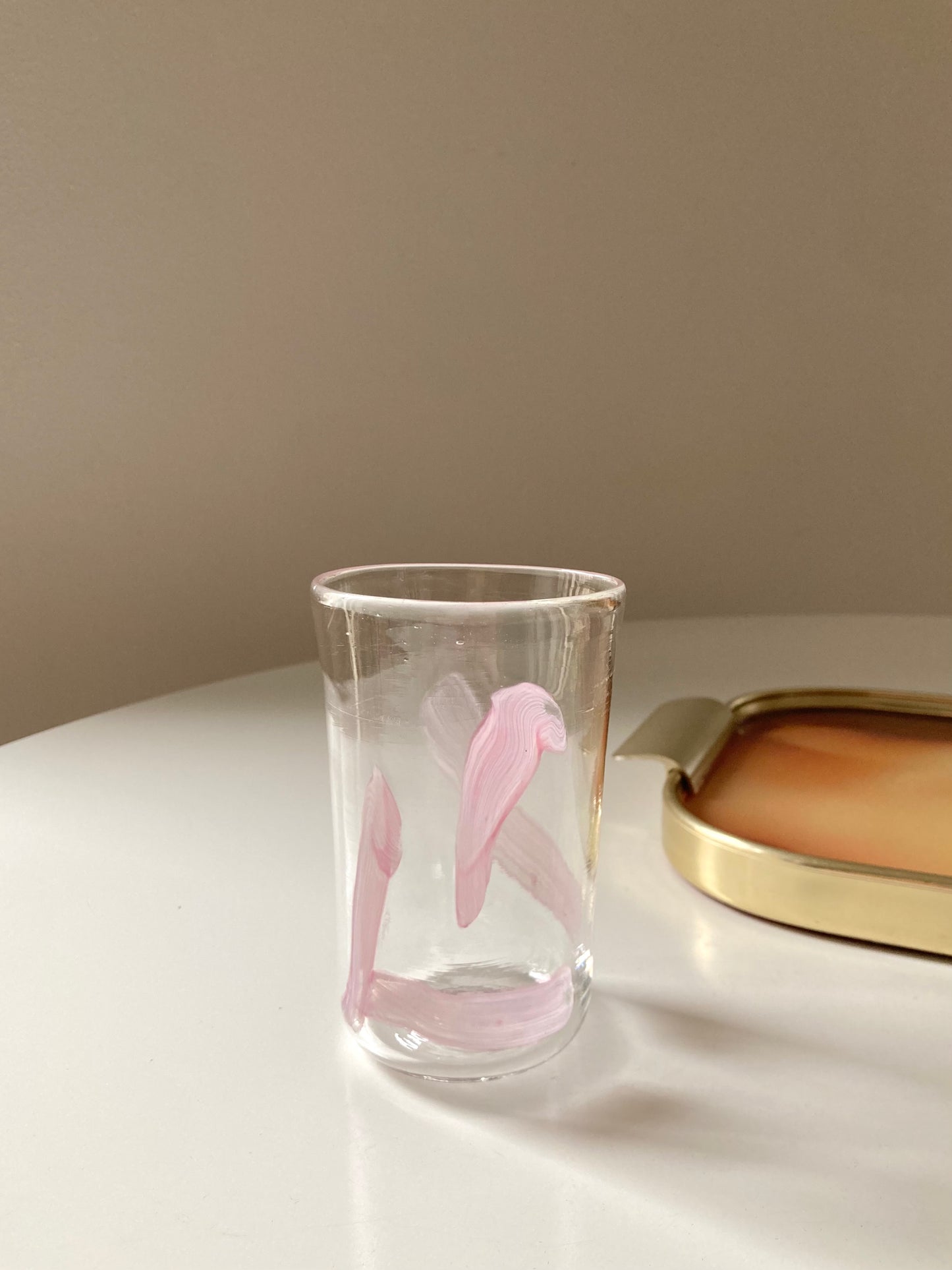 Set di goti veneziani trasparenti con linee rosa