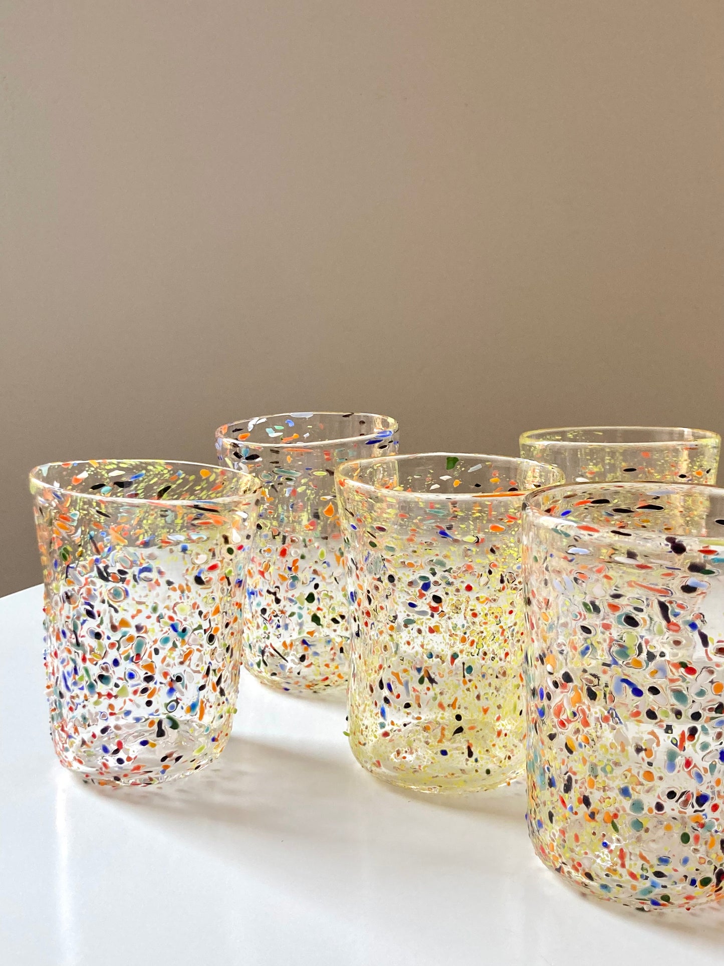 Set di goti veneziani coriandolo