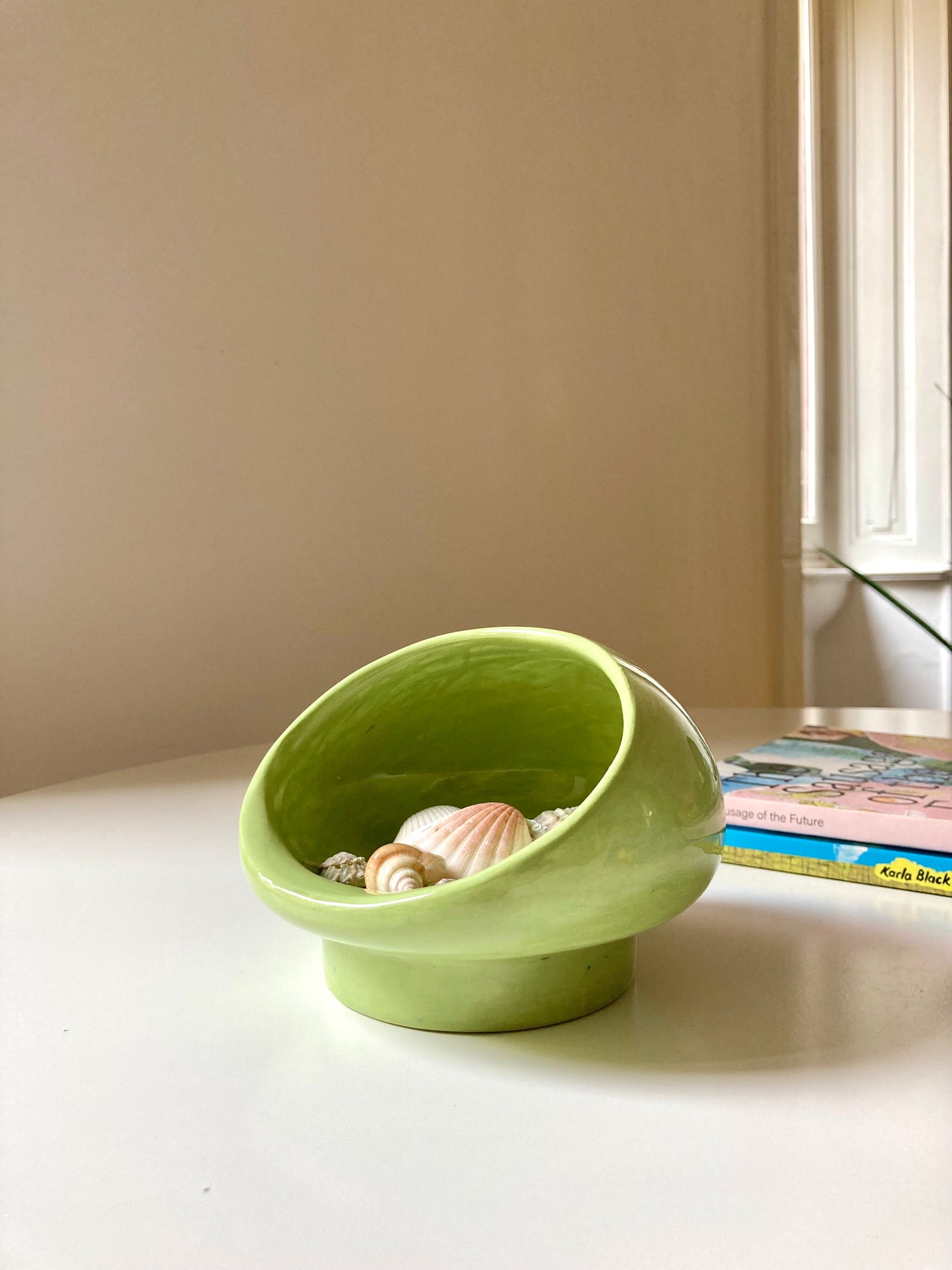 Large Gabbianelli object holder