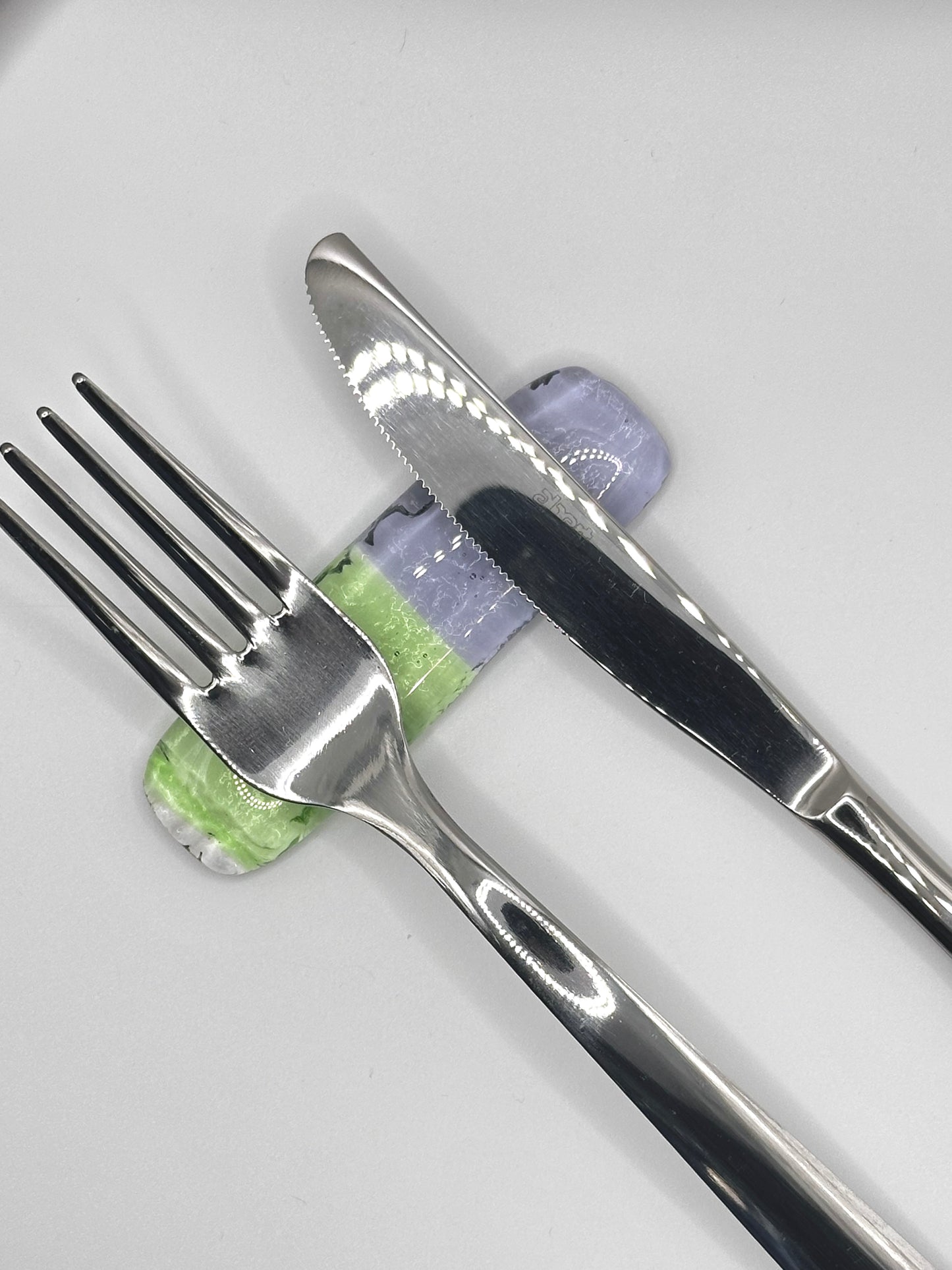 Set di poggia posate verde-lilla