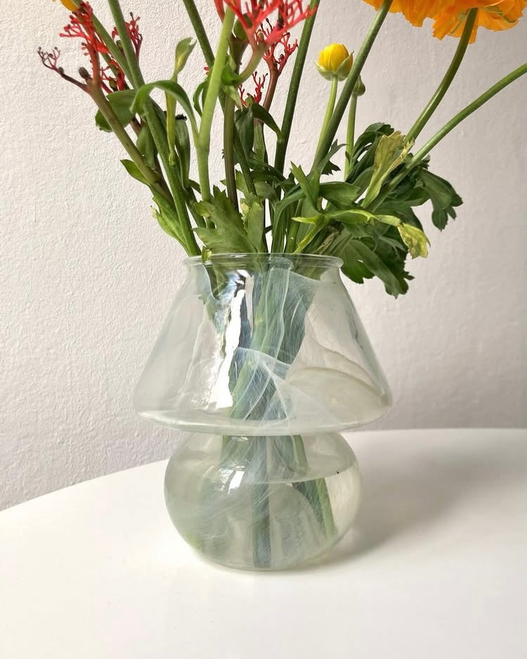Vaso a fungo in vetro striato