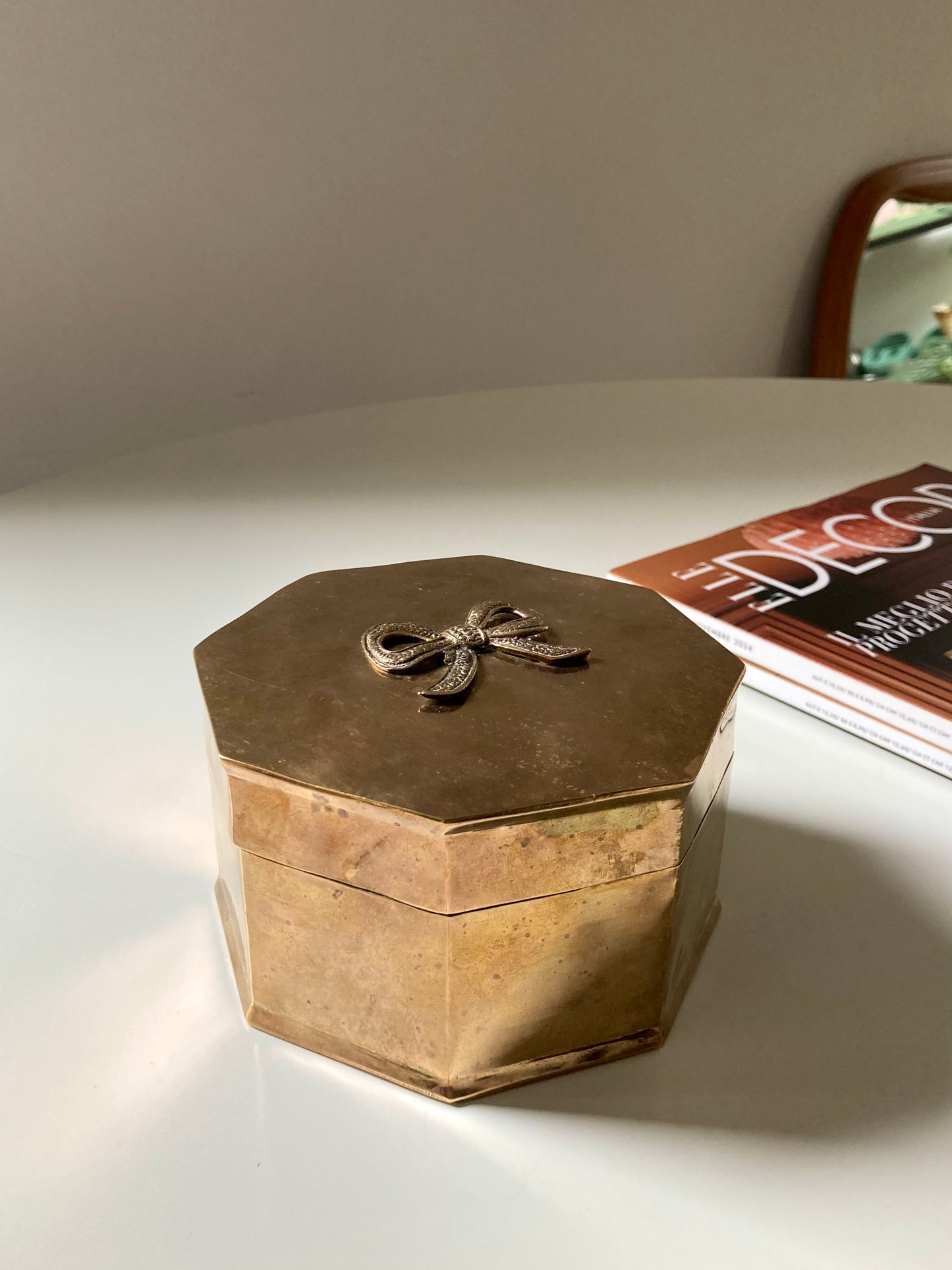 Portagioie vintage in ottone con fiocco