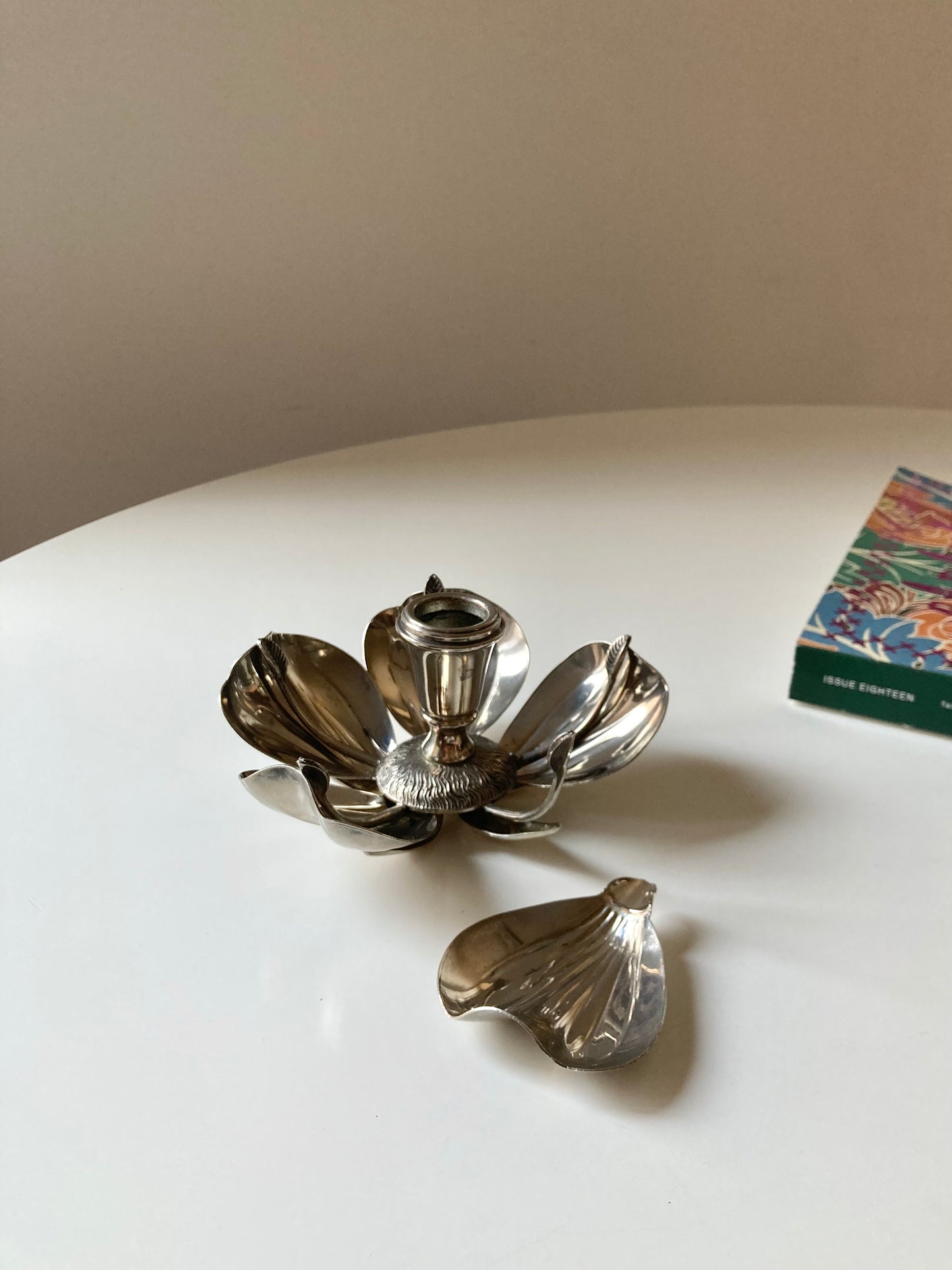 Portacandela a fiore con posaceneri