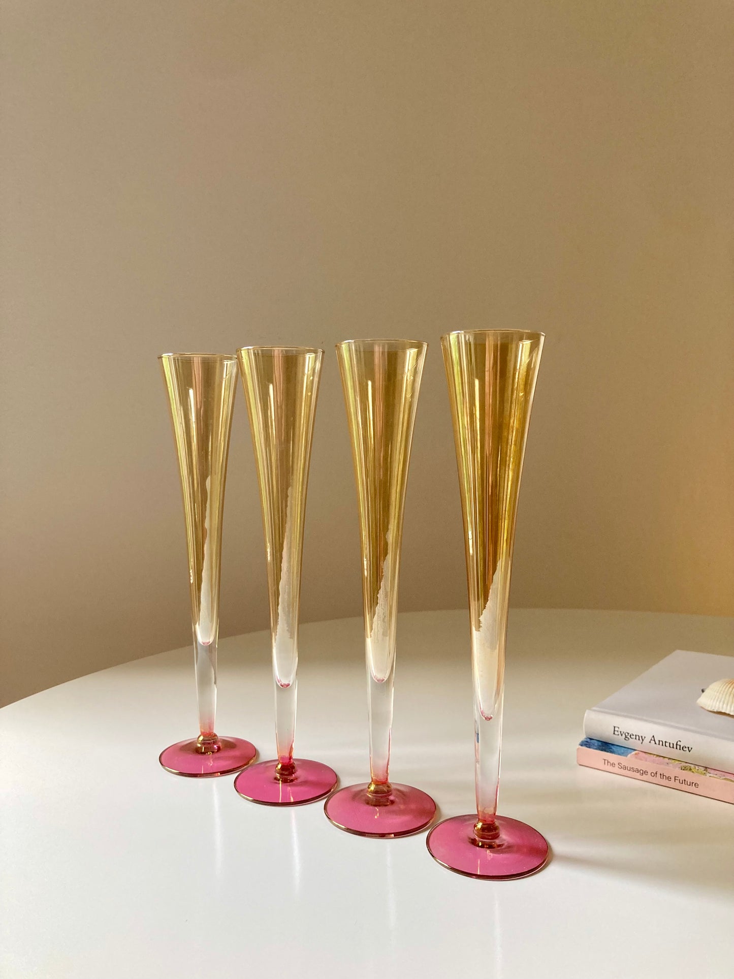 Set of 6 vintage flutes in iridescent glass