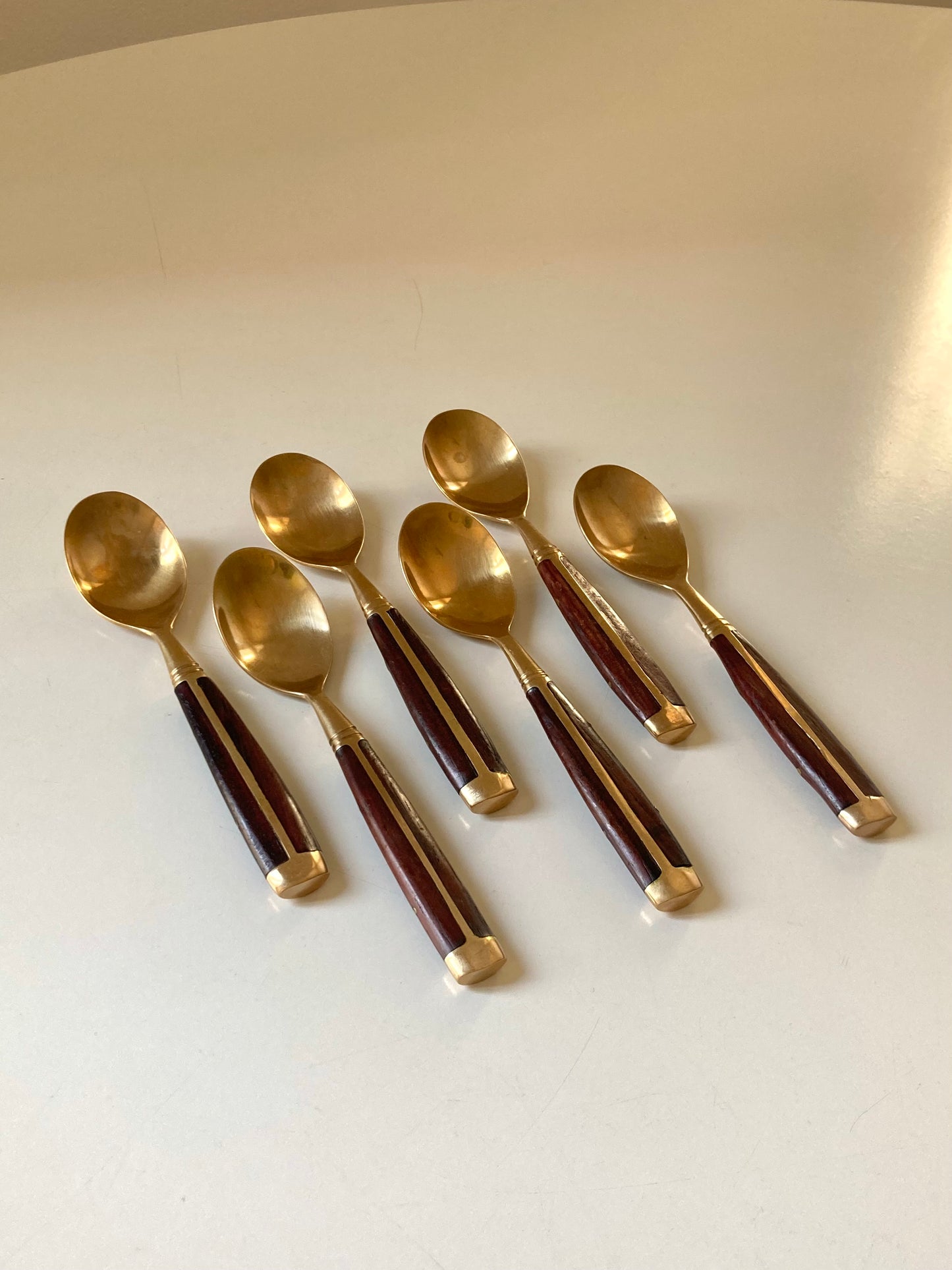 Set of 24 cutlery pieces in brass-plated steel and teak