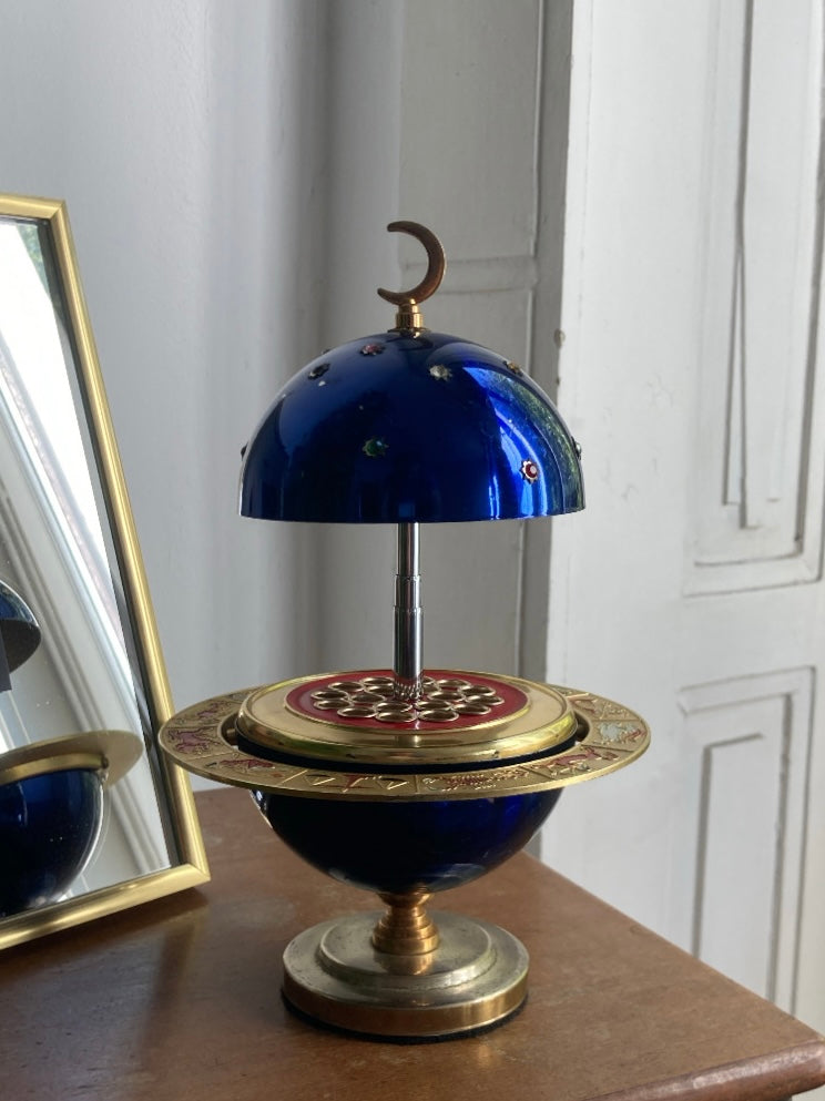 Portasigarette a pianeta blu con zodiaco