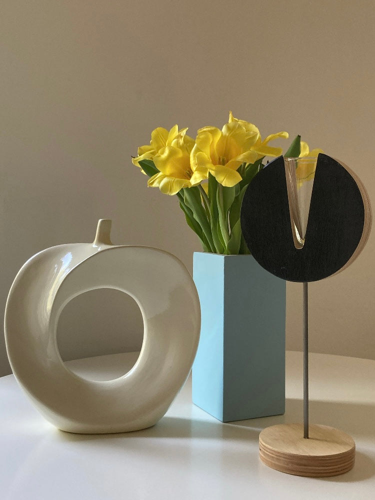 Grande vaso bianco in ceramica