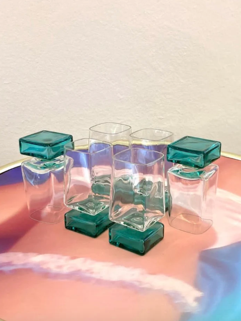 Set vintage di bicchieri con base quadrata blu