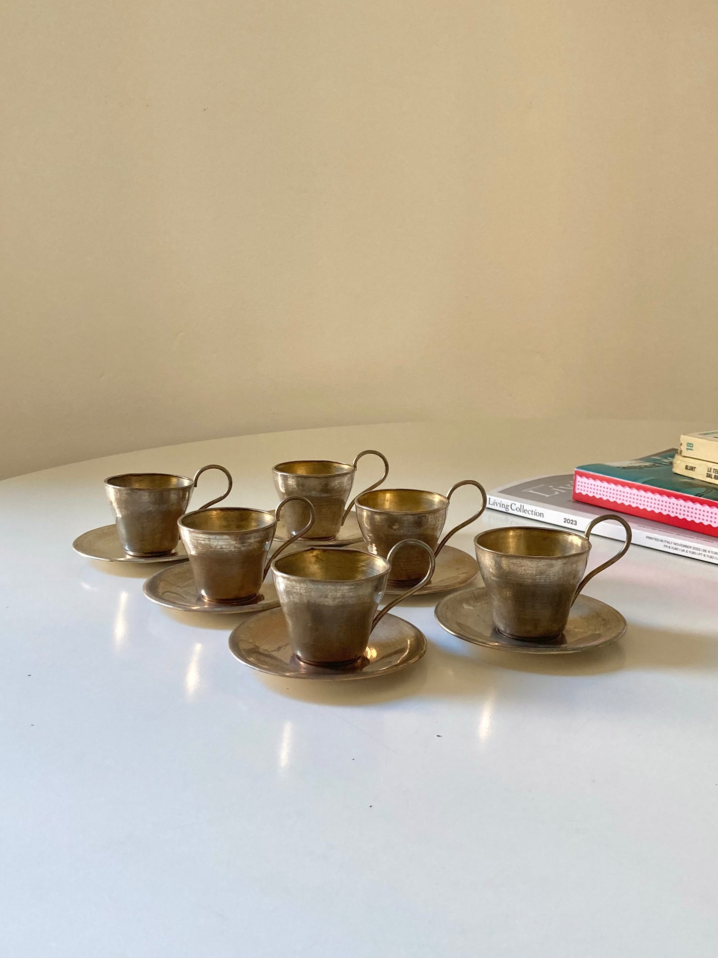 Set of 6 metal cups with spoons