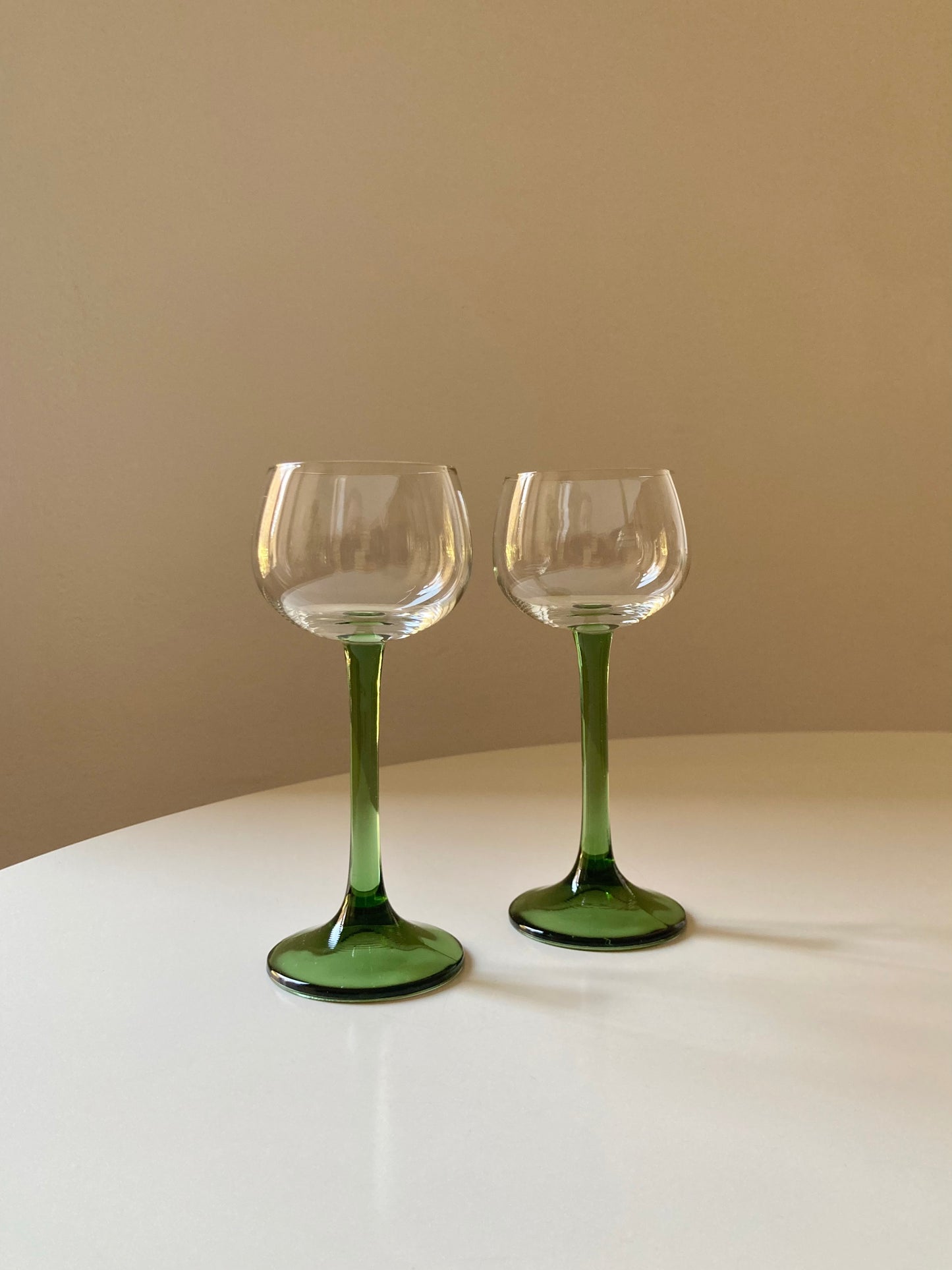 Set of 6 green tall stem glasses