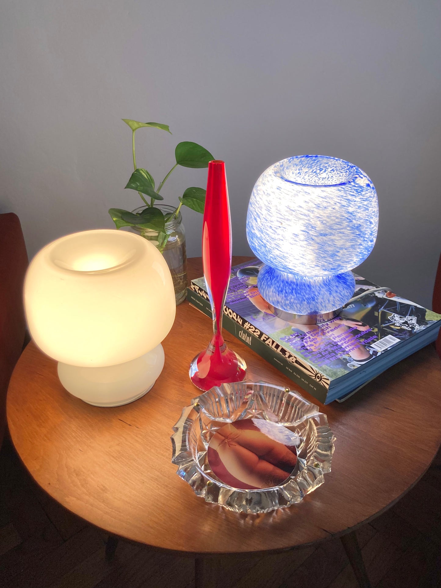 Single flower vase in red submerged glass