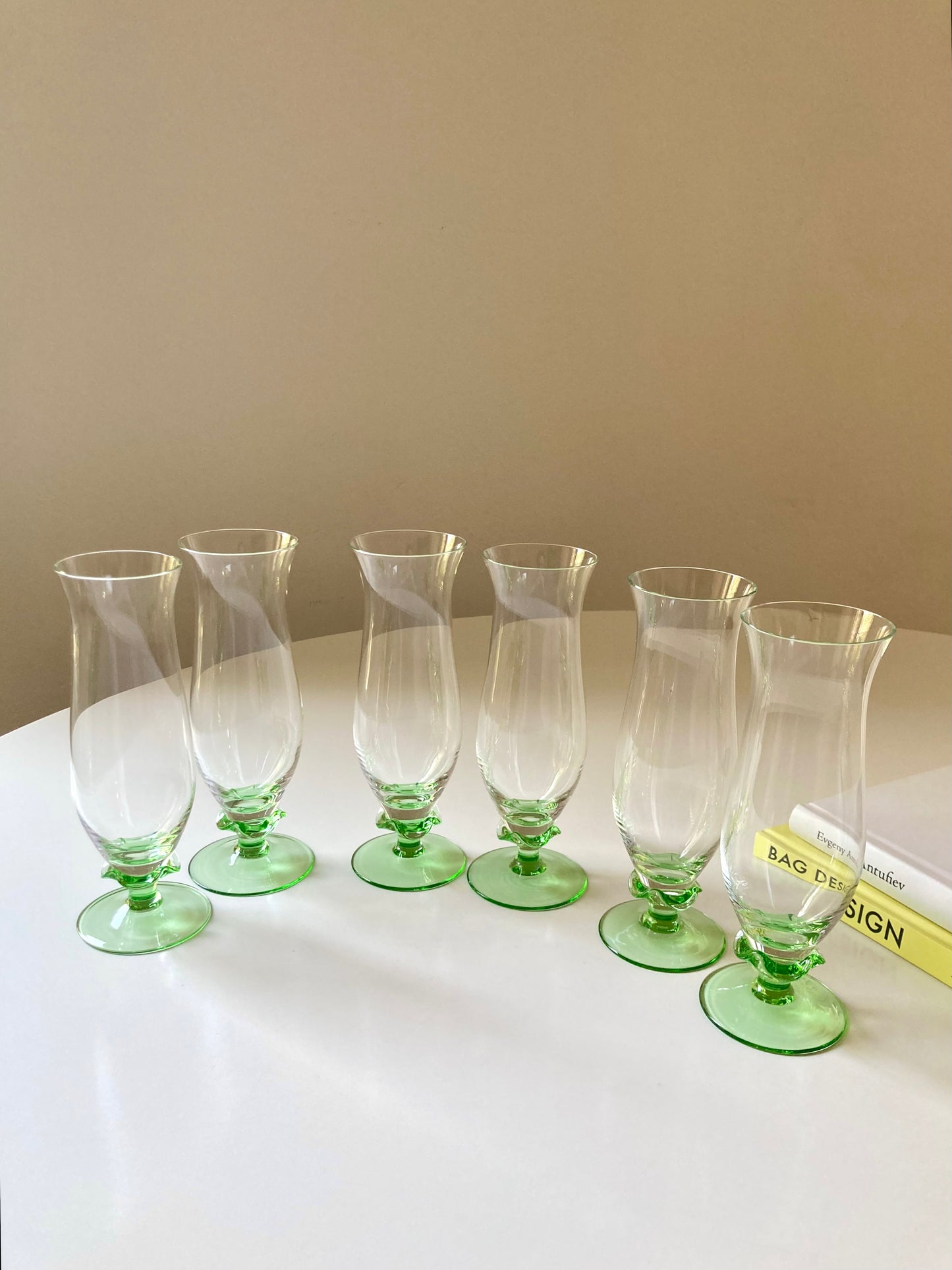 Set bicchieri alti con base verde