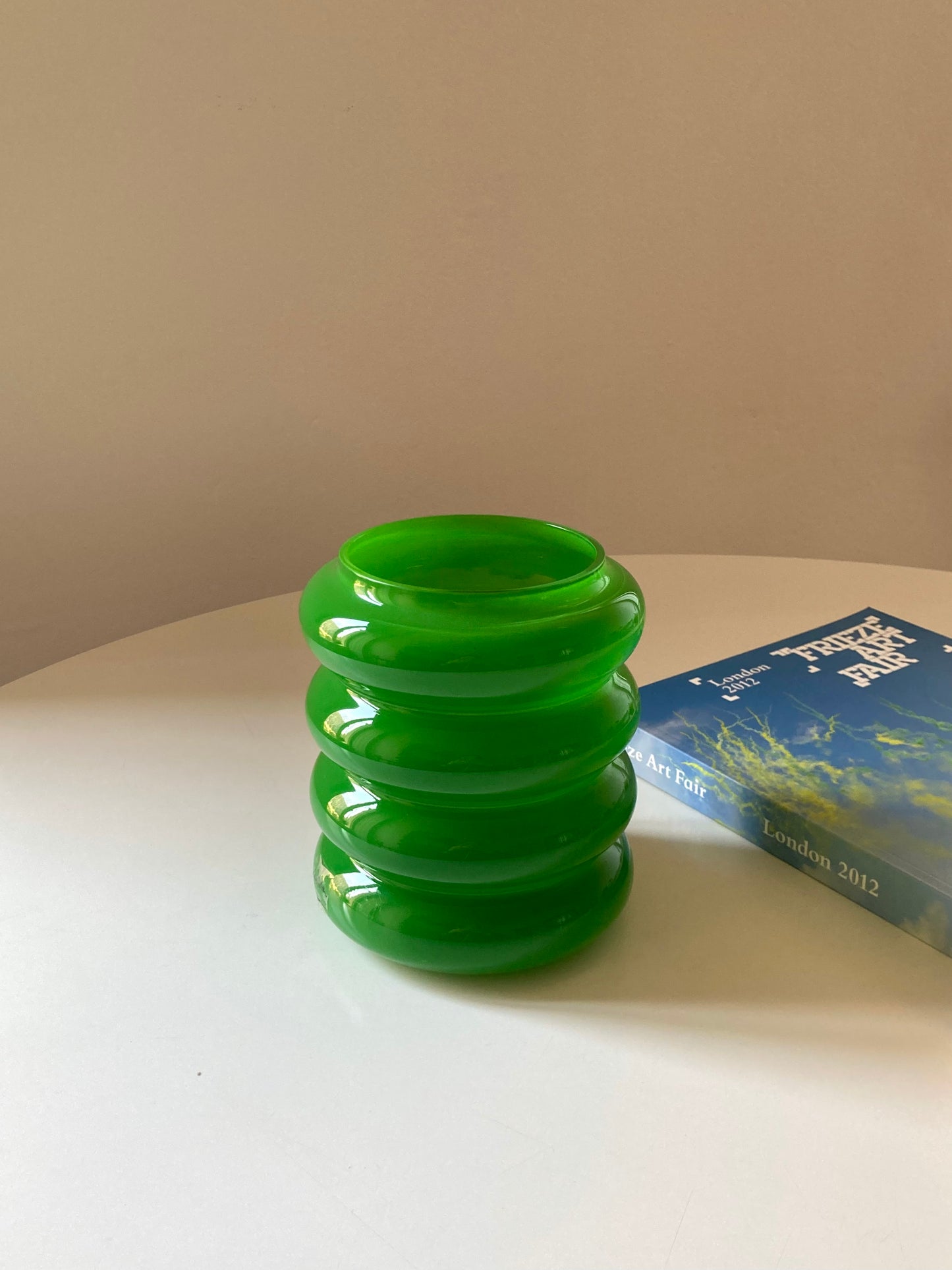 Solstrale green vase by Anne Nilsson