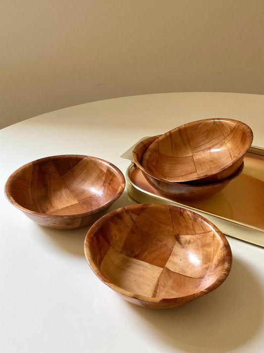 Set di 4 ciotole vintage in legno