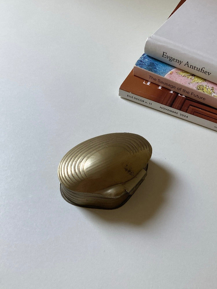 Scatola portagioie a cozza in ottone