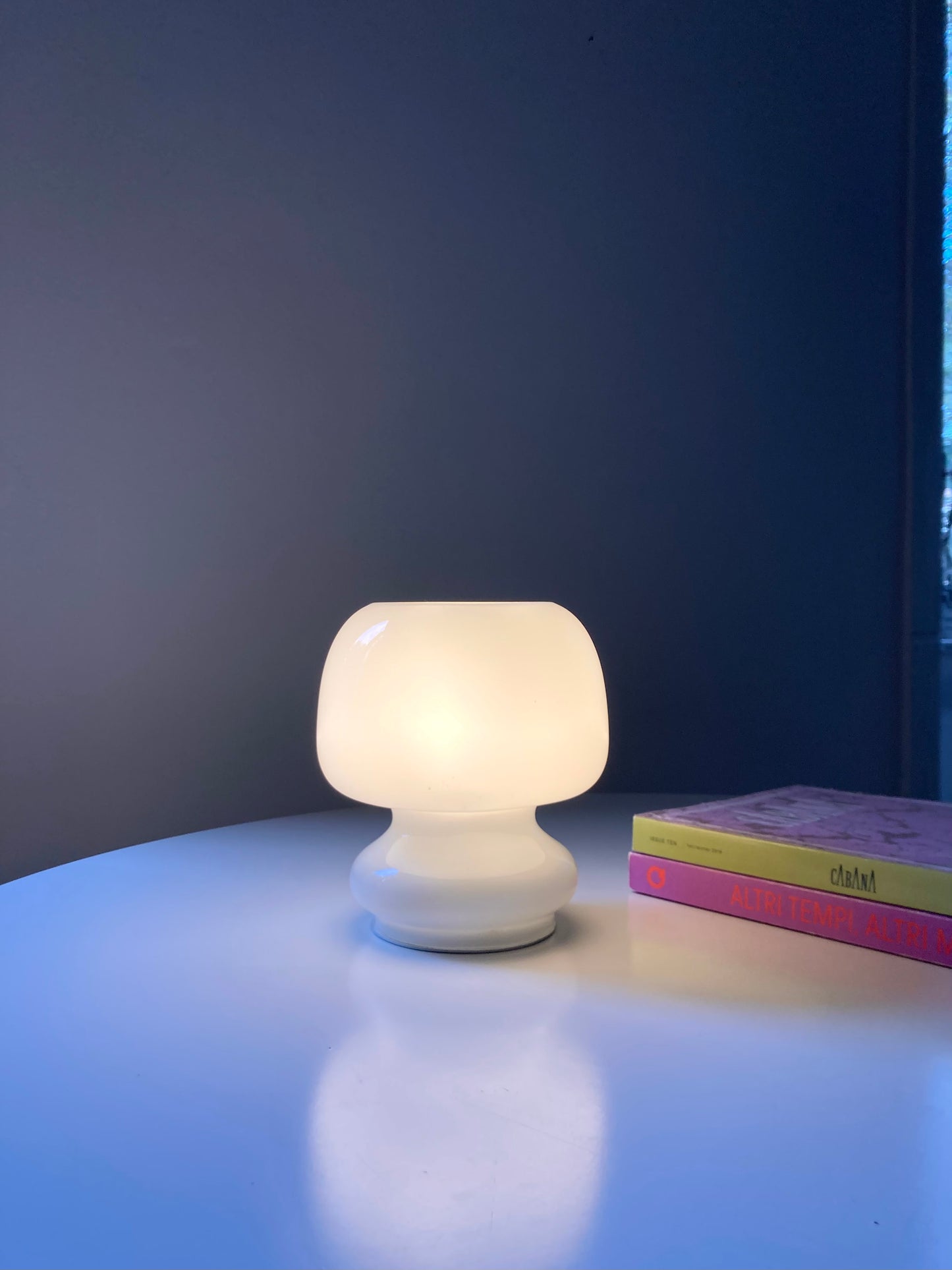 Mushroom lamp in white opal glass