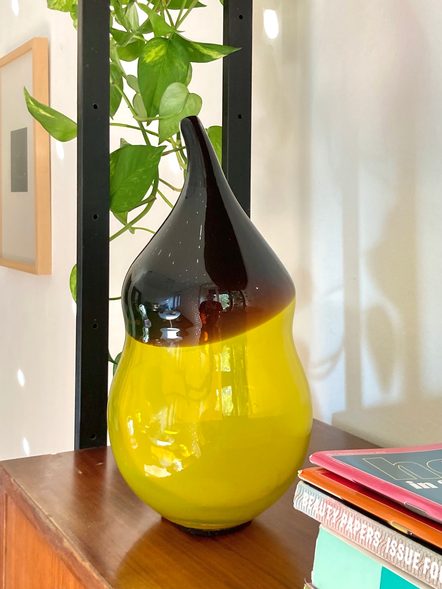 Grande vaso decorativo in vetro giallo e marrone