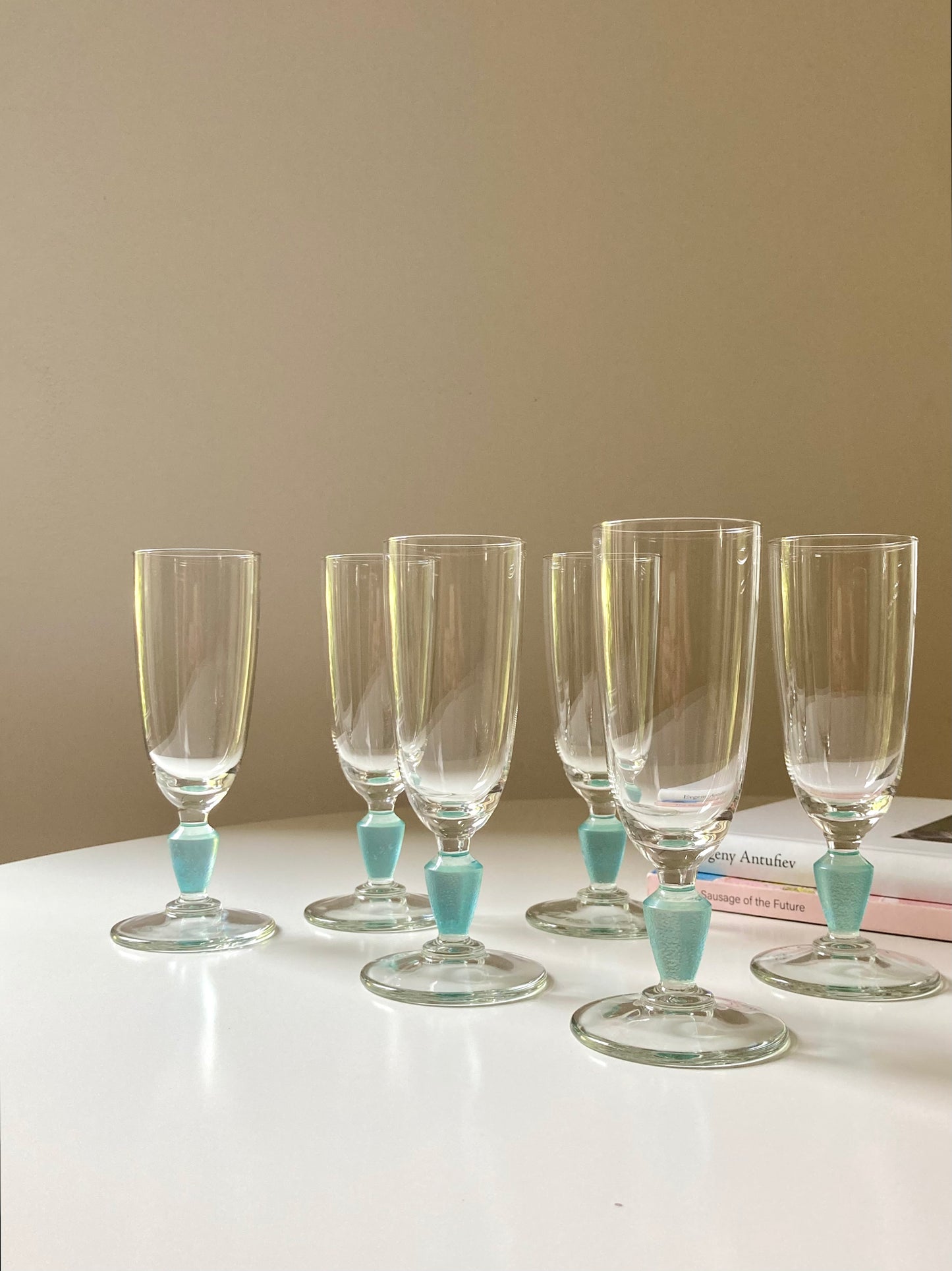 Set of 6 flutes with blue stem