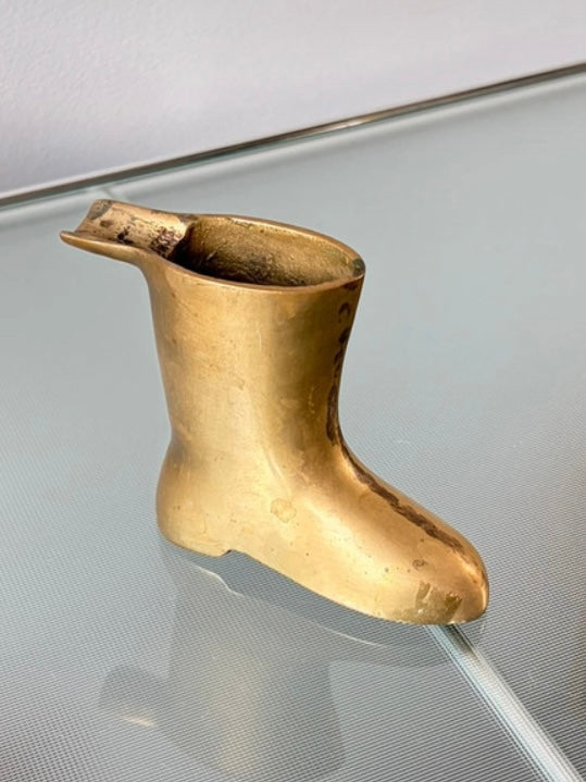 Posacenere in ottone a forma di stivale