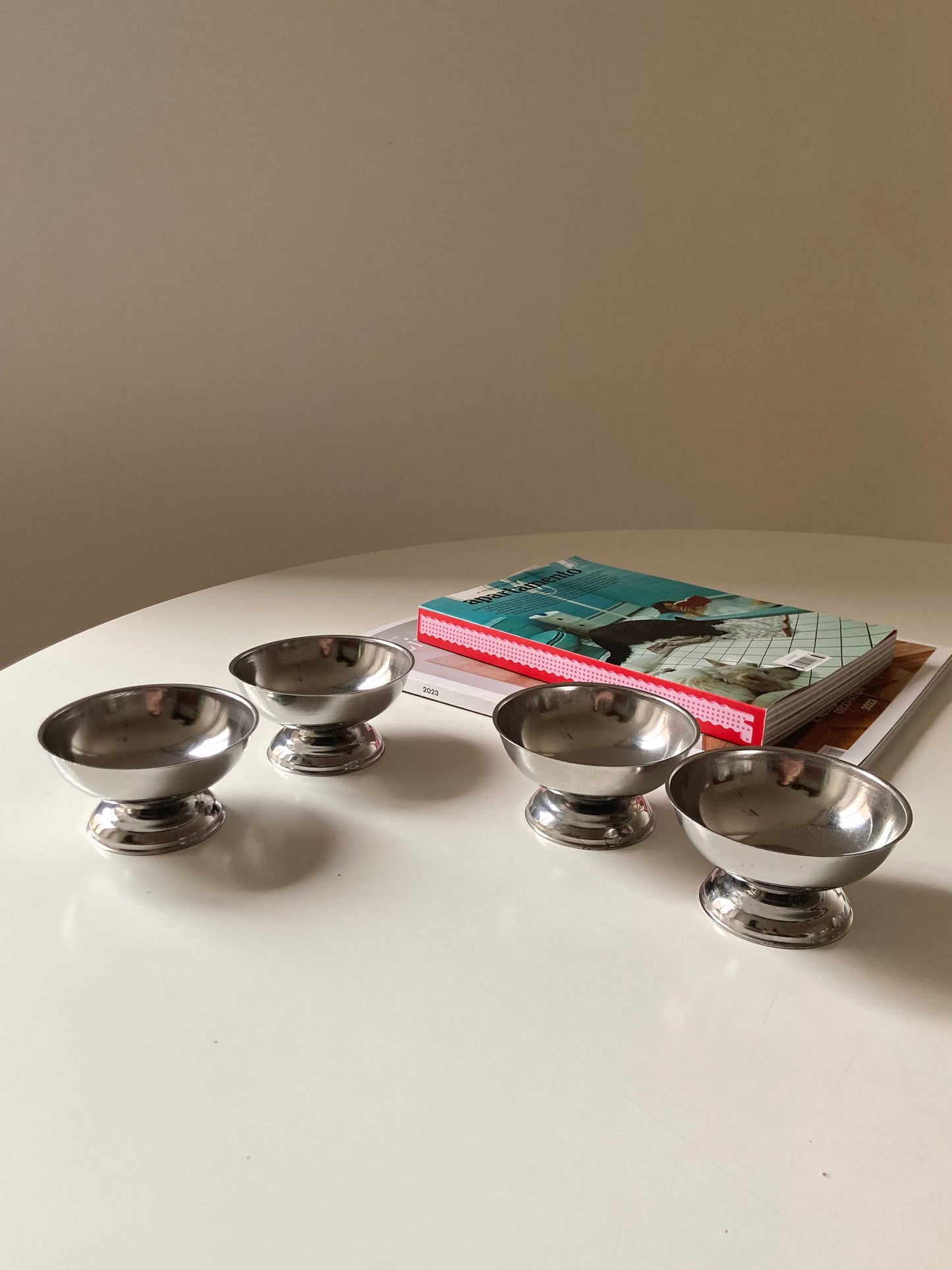 Set coppette basse vintage in acciaio