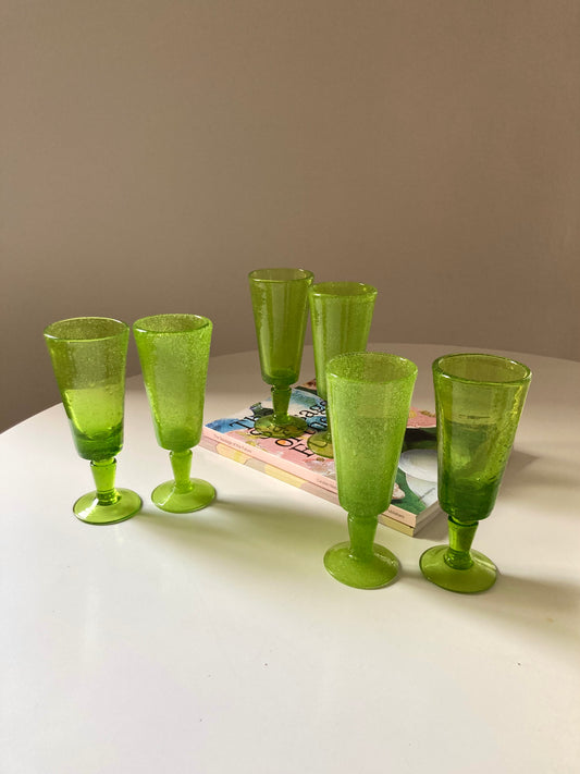 Set of 6 green handmade glass flutes