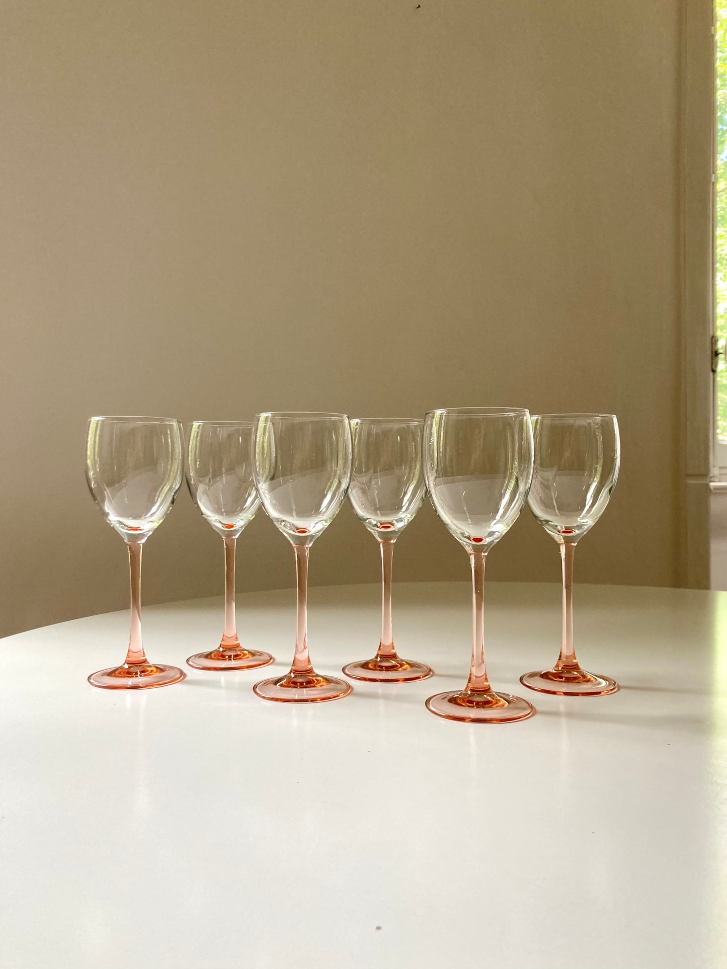 Set of 6 glasses with pink stem