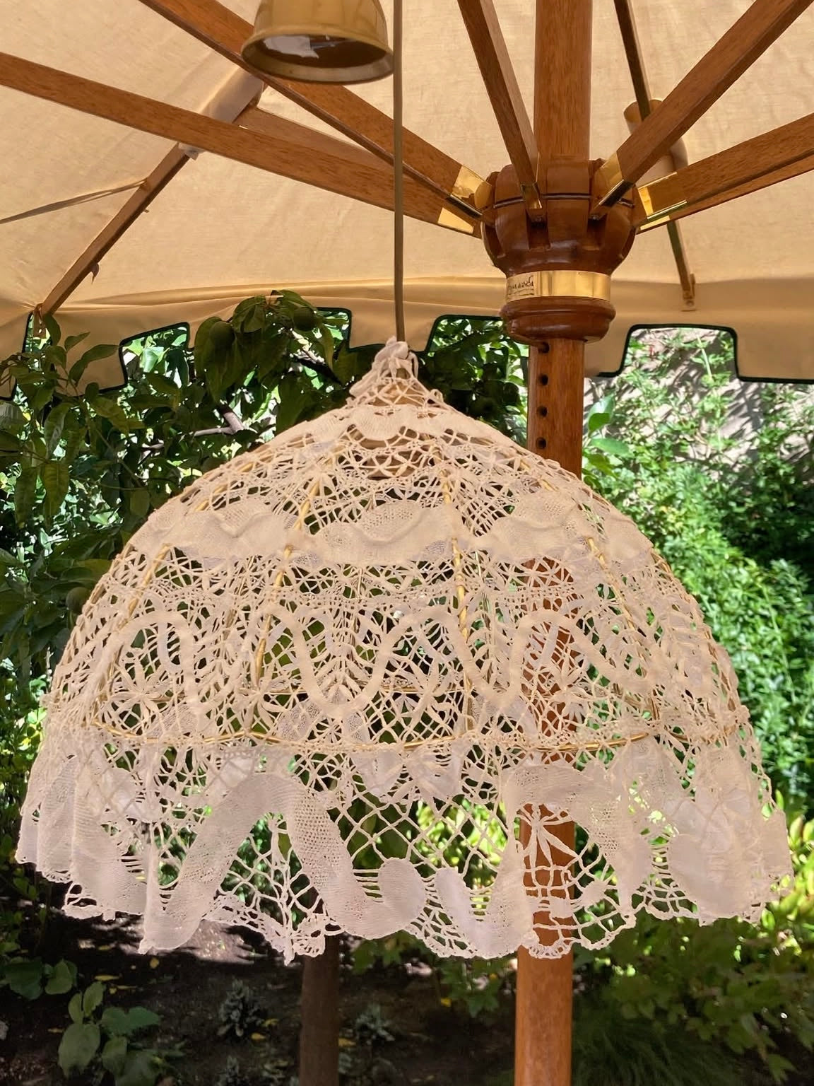 Lampadario fatto a mano all’uncinetto