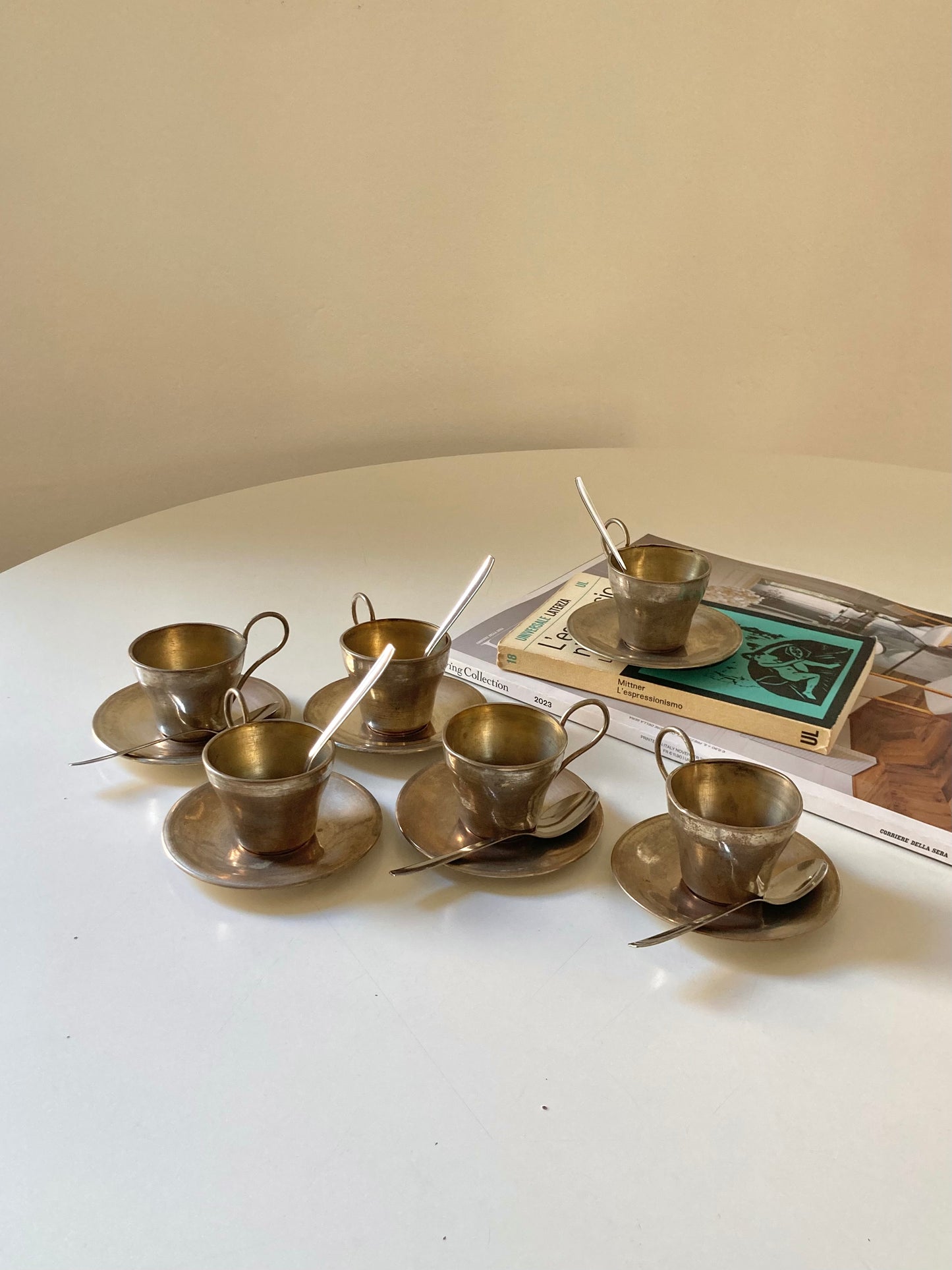 Set of 6 metal cups with spoons