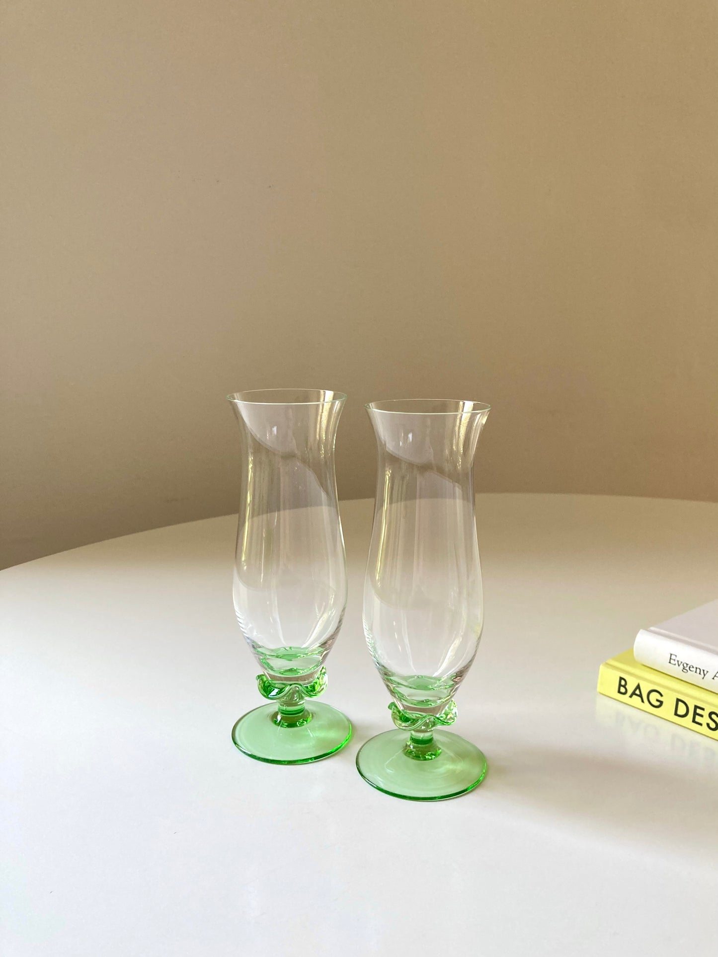 Set bicchieri alti con base verde