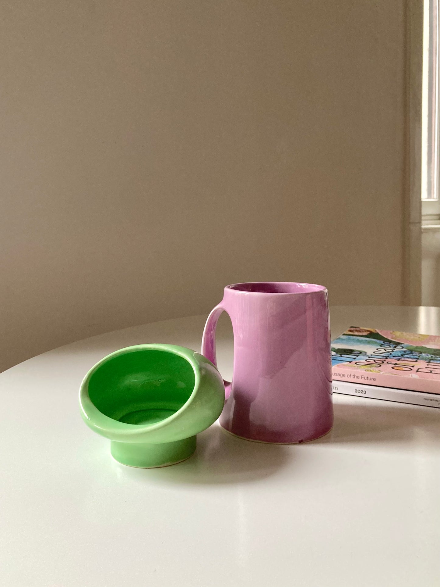 Vaso con manico lilla