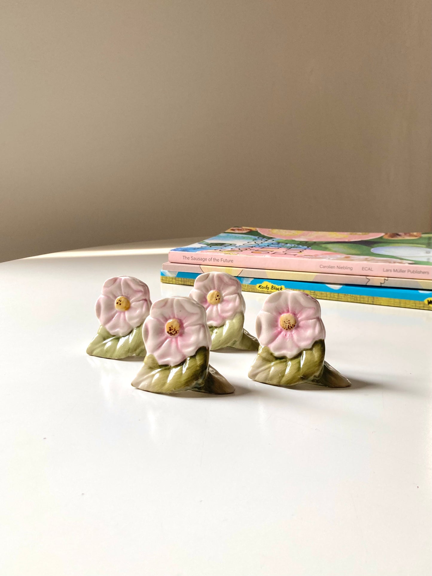 Set of 4 ceramic placeholder flowers