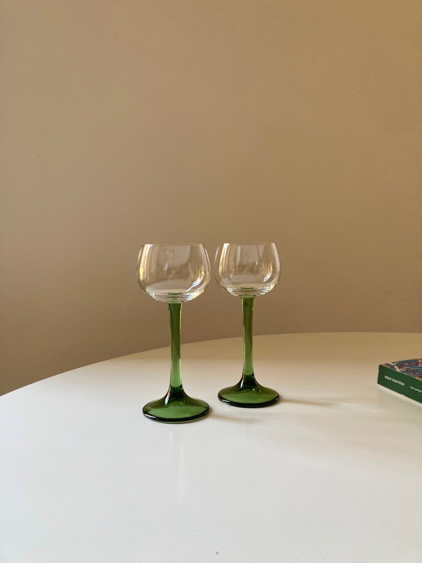 Set of 6 green tall stem glasses