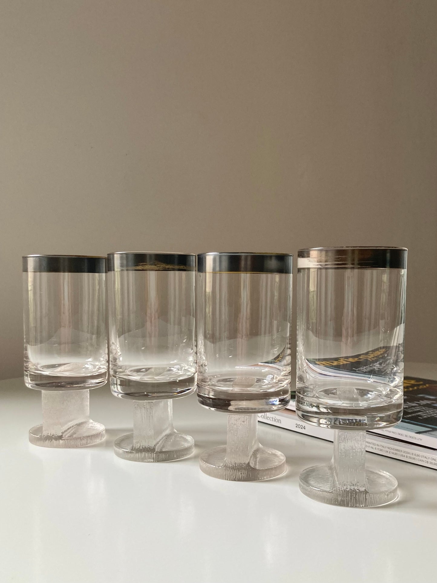 Set di 4 bicchieri alti in vetro trasparente