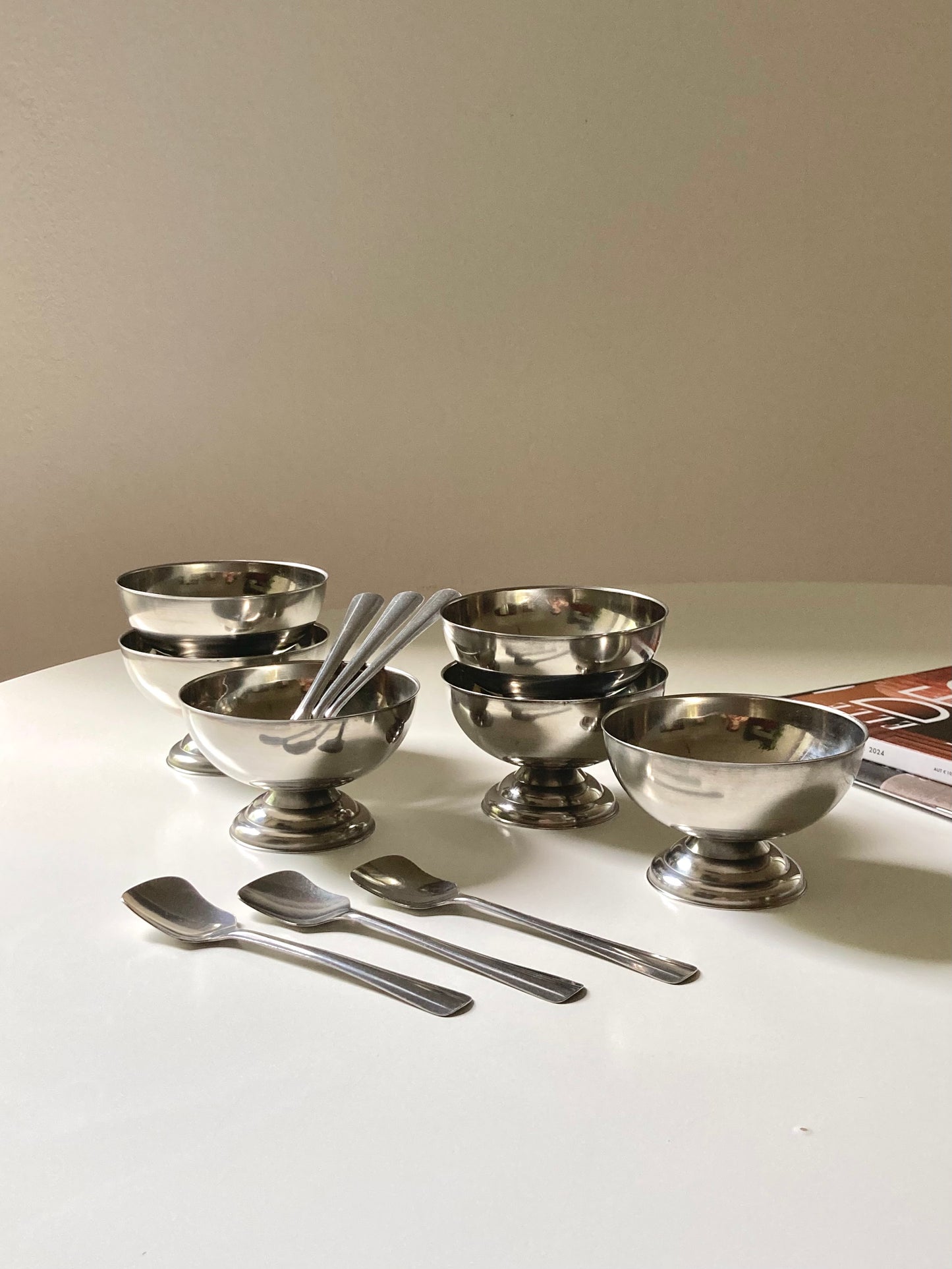 Set di 6 coppette in acciaio con cucchiaini
