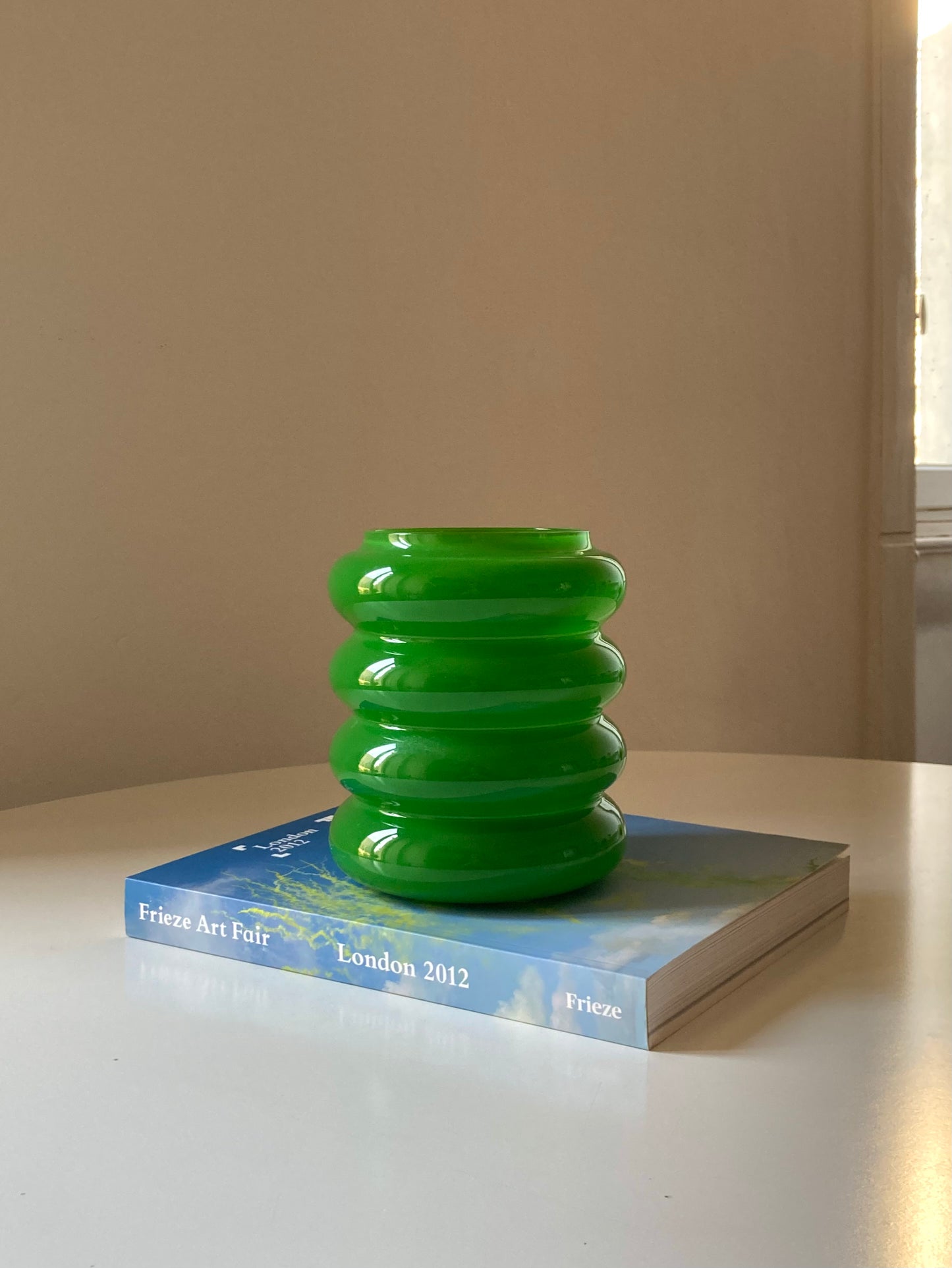 Solstrale green vase by Anne Nilsson