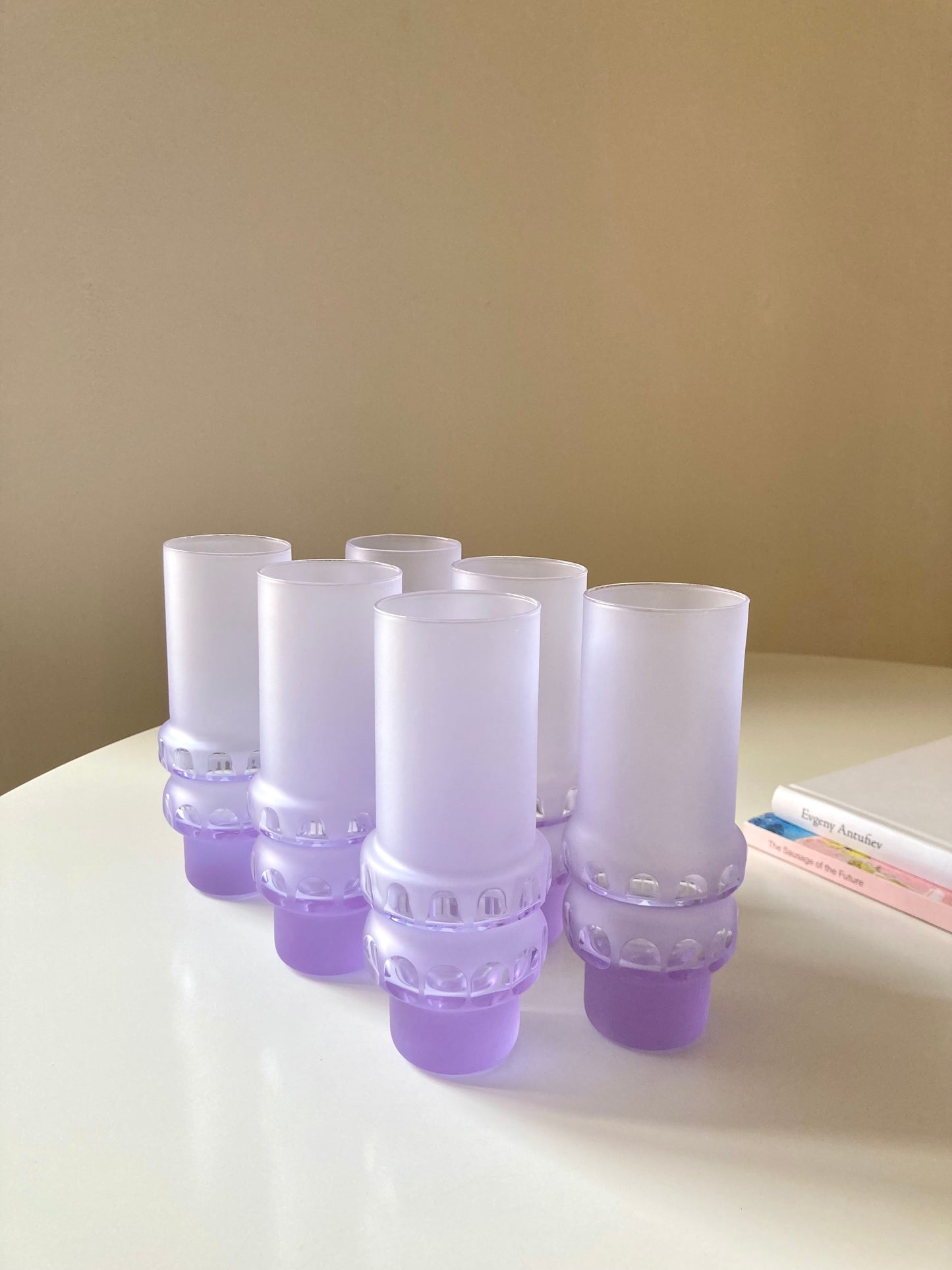 Set bicchieri e brocca in vetro lilla satinato