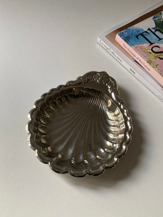 Piattino portagioie a conchiglia vintage