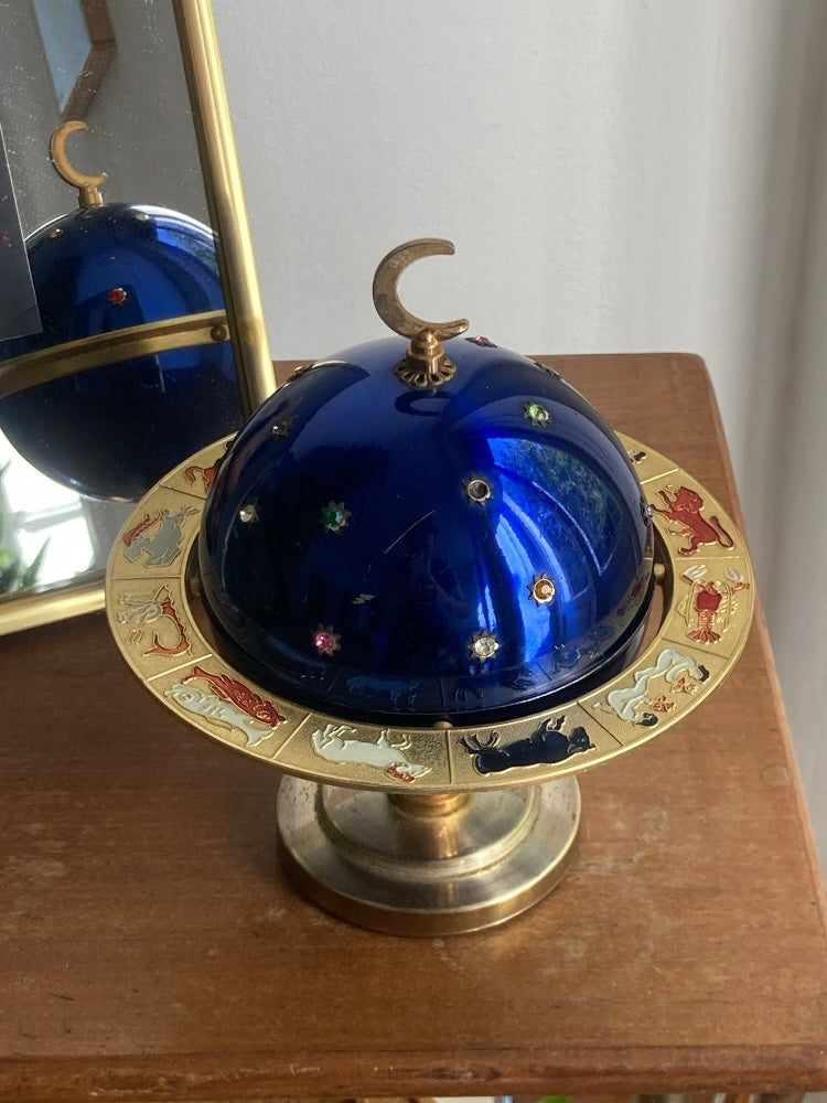 Portasigarette a pianeta blu con zodiaco