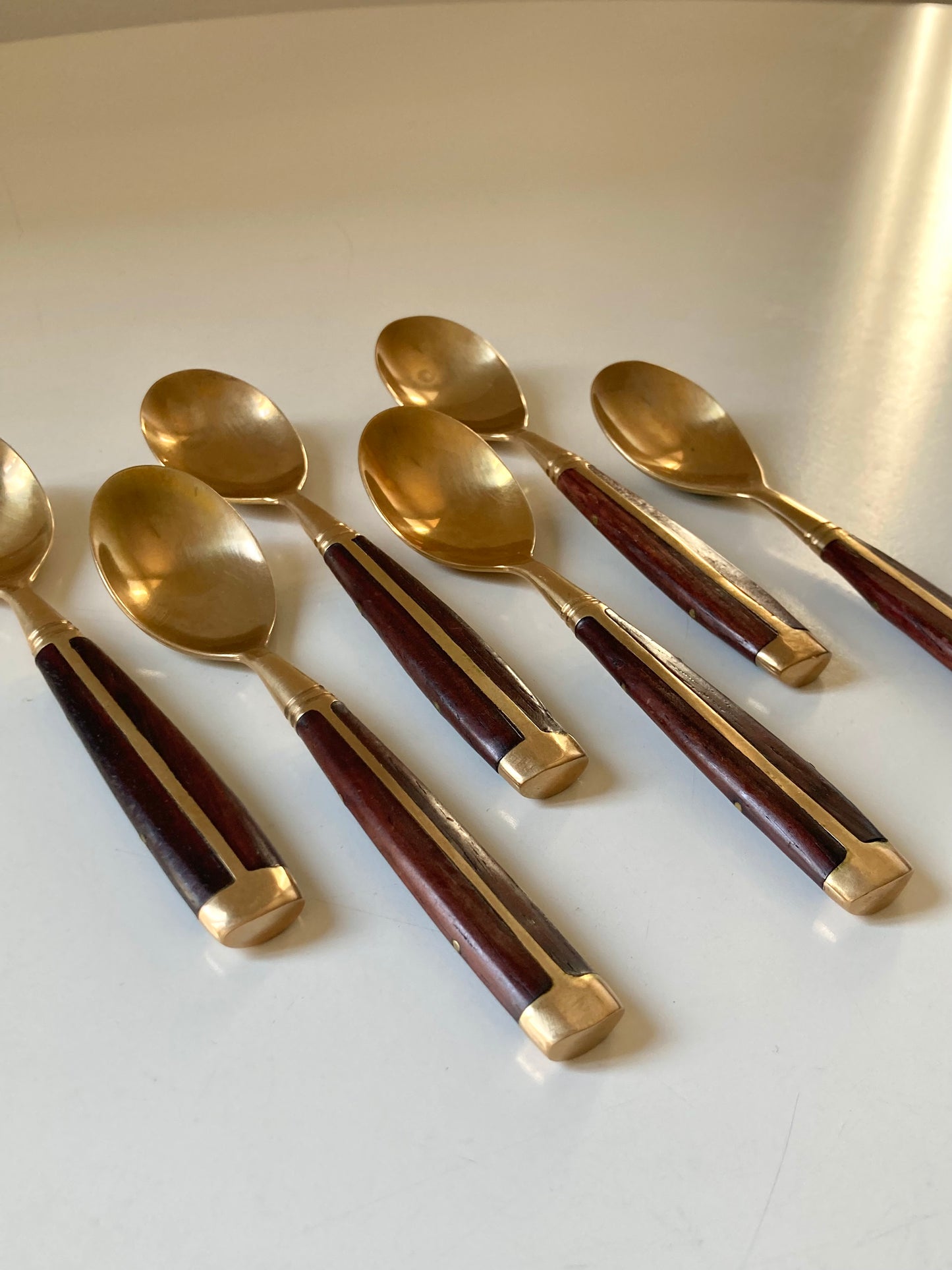 Set of 24 cutlery pieces in brass-plated steel and teak