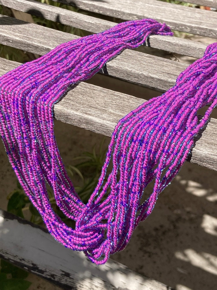 Collana di perline viola in vetro