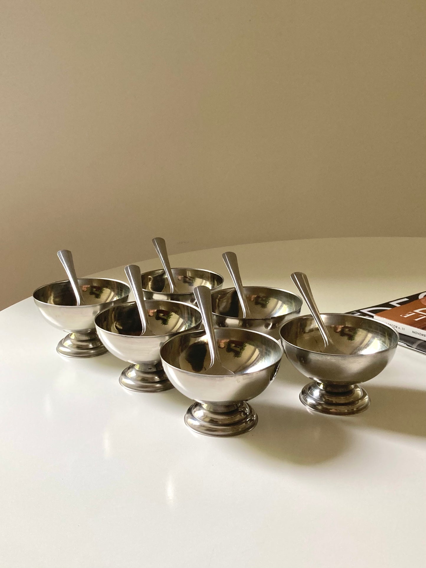 Set di 6 coppette in acciaio con cucchiaini